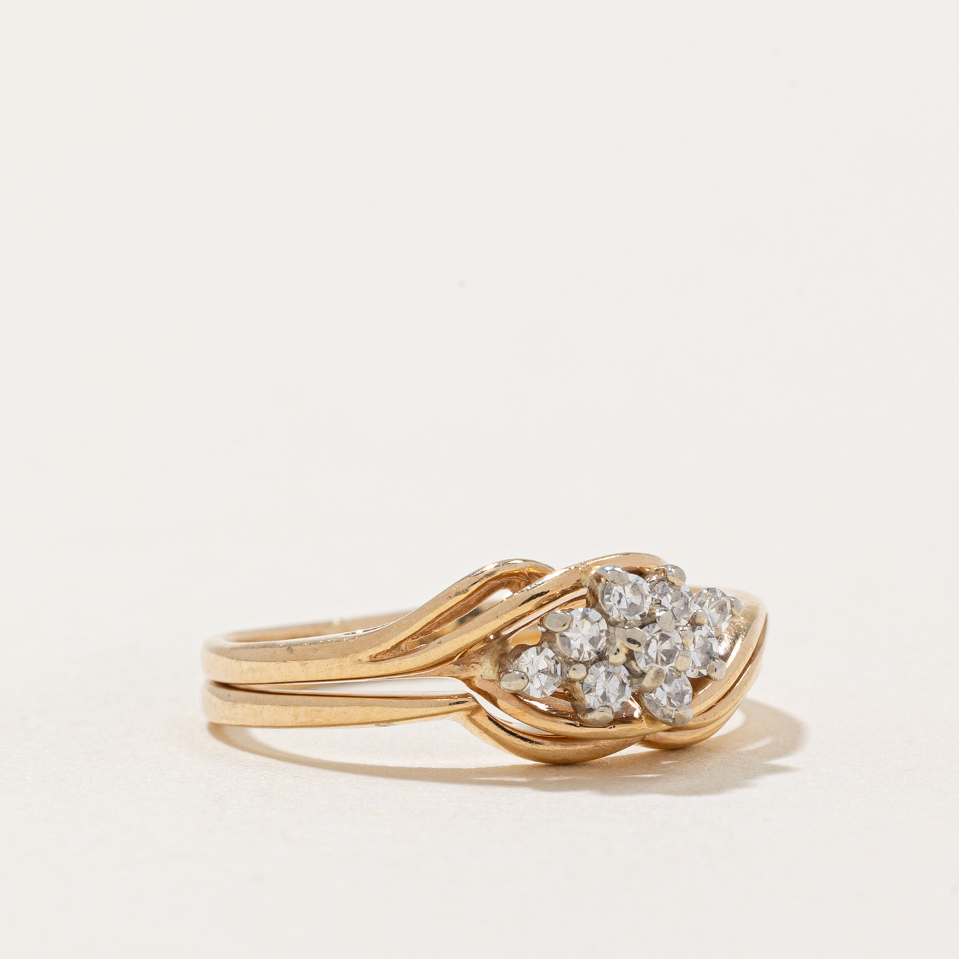 Diamond Cluster Twisted Ring | 0.18ctw | SZ 6 |