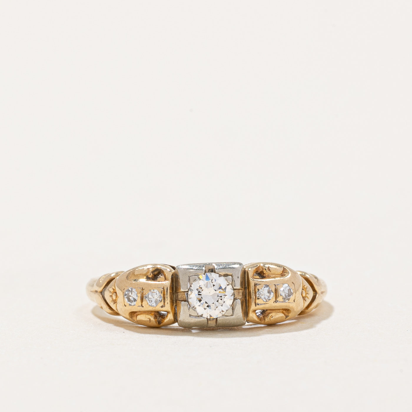 Illusion Set Diamond Ring | 0.17ctw | SZ 4.75 |