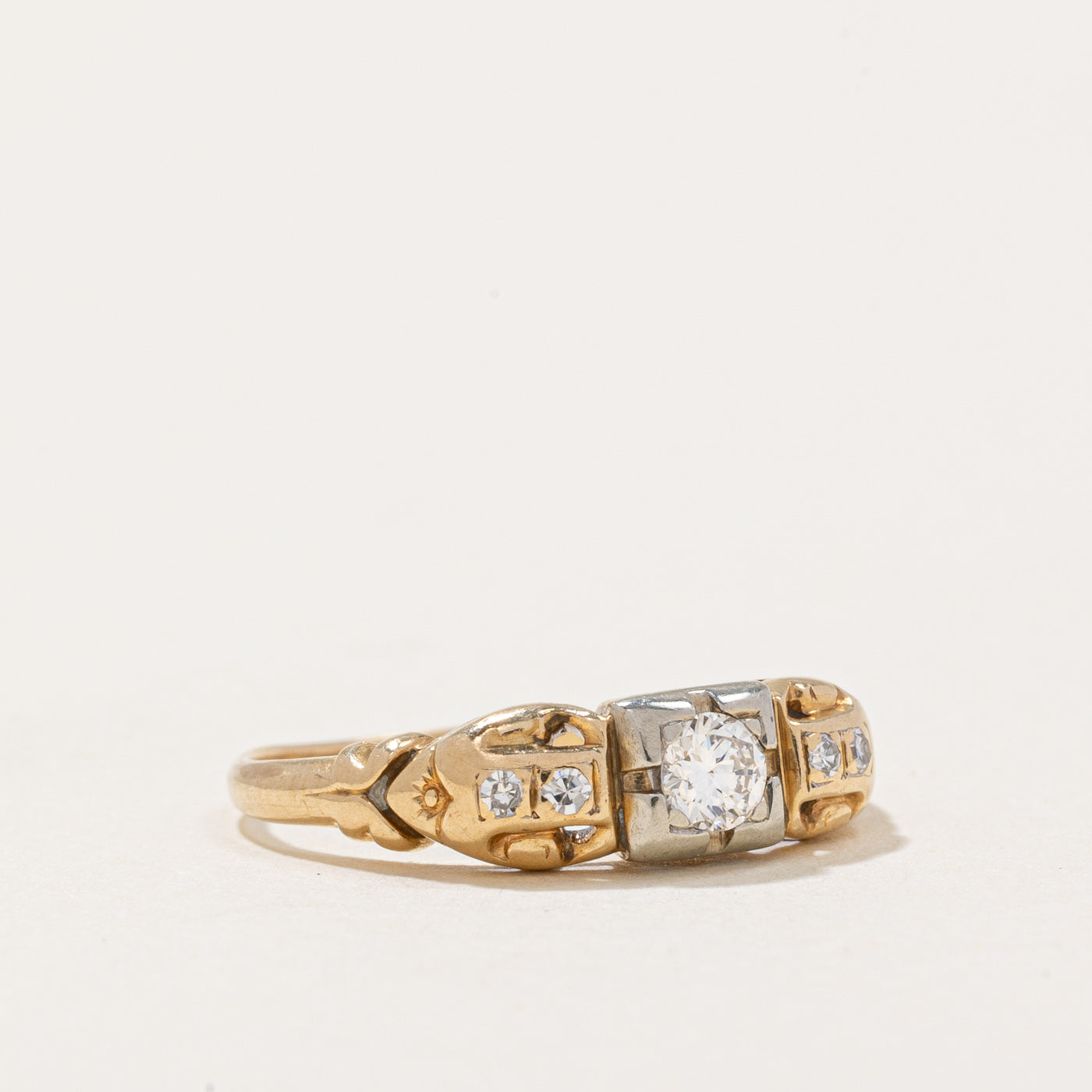 Illusion Set Diamond Ring | 0.17ctw | SZ 4.75 |