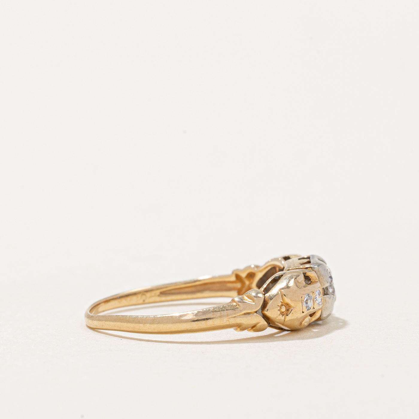Illusion Set Diamond Ring | 0.17ctw | SZ 4.75 |