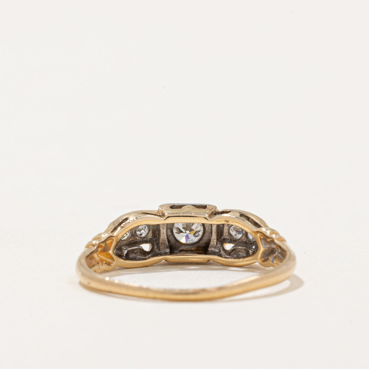 Illusion Set Diamond Ring | 0.17ctw | SZ 4.75 |