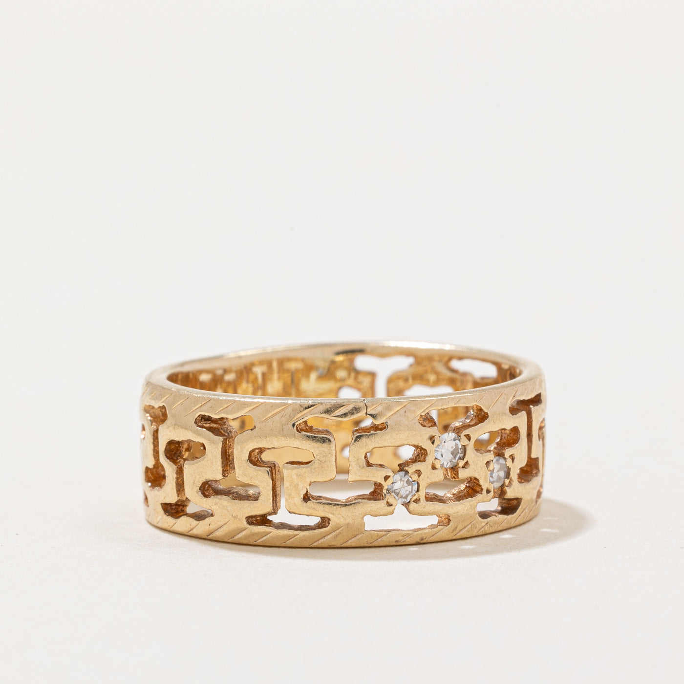 Flush Set Diamond Cut Out Band | 0.06ctw | SZ 7.5 |