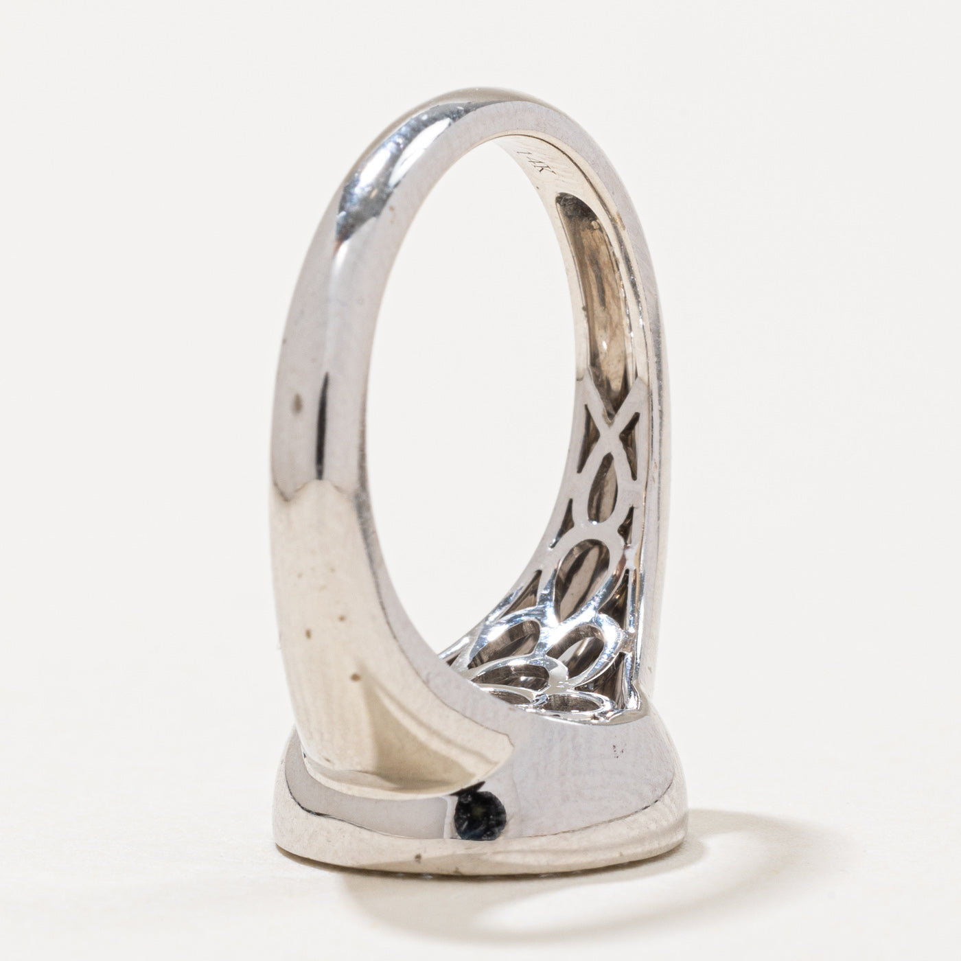 Diamond Horseshoe Signet Ring | 0.15ctw | SZ 6.75 |