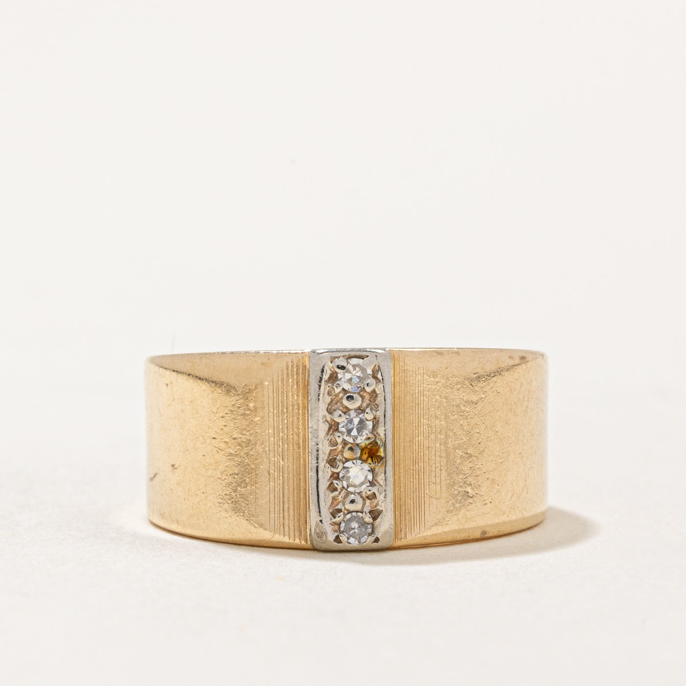 Illusion Set Diamond Row Band | 0.06ctw | SZ 5 |