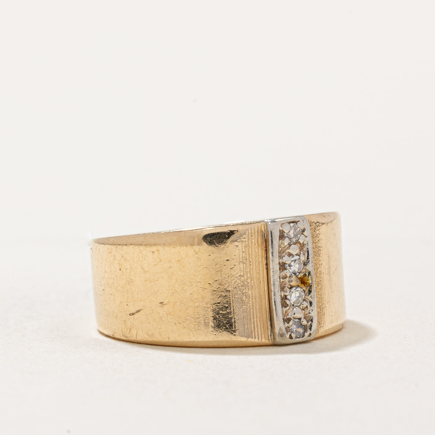 Illusion Set Diamond Row Band | 0.06ctw | SZ 5 |