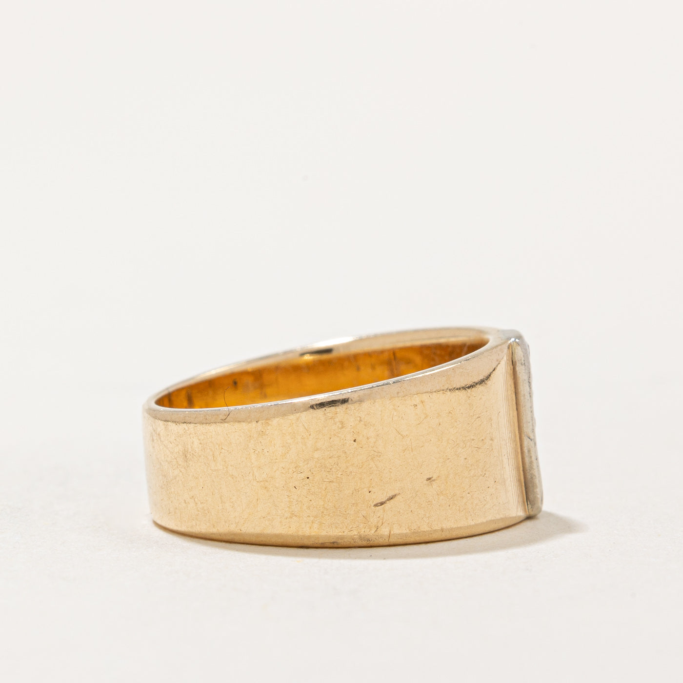 Illusion Set Diamond Row Band | 0.06ctw | SZ 5 |
