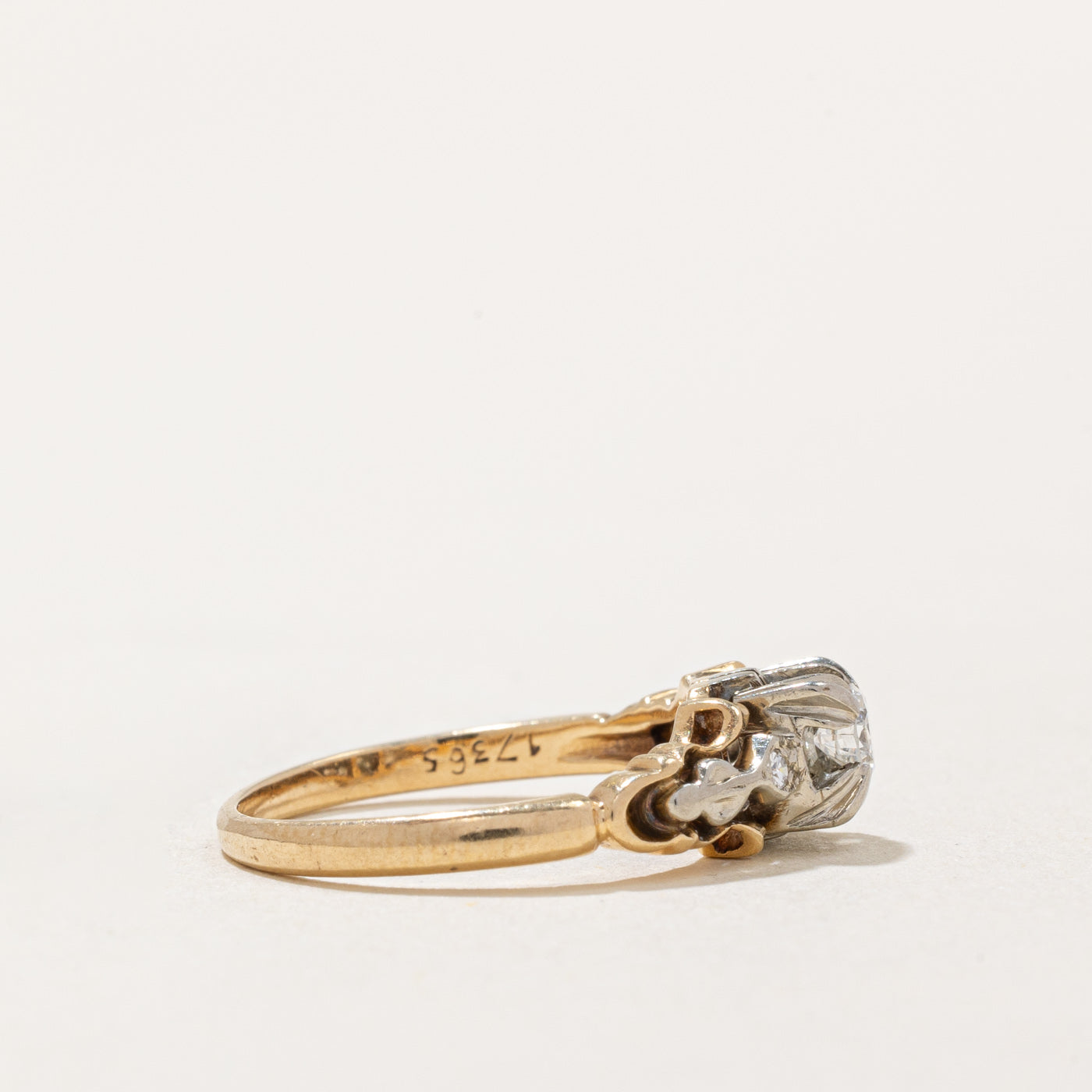 Illusion Set Diamond Ring | 0.14ctw | SZ 4.25 |