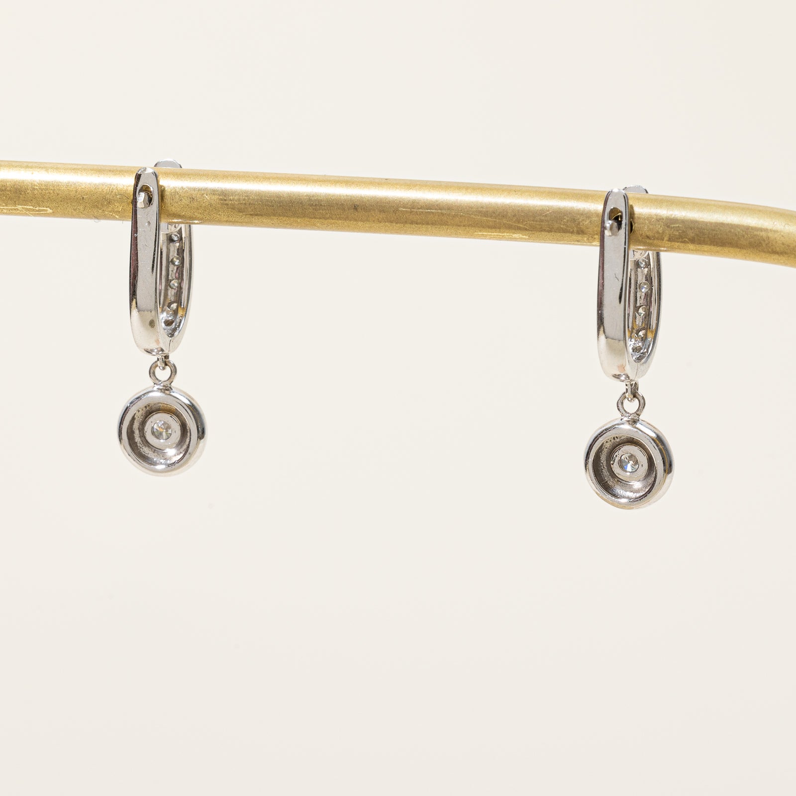 Boucles d'oreilles pendantes créoles serties de diamants | 0,17 ct |