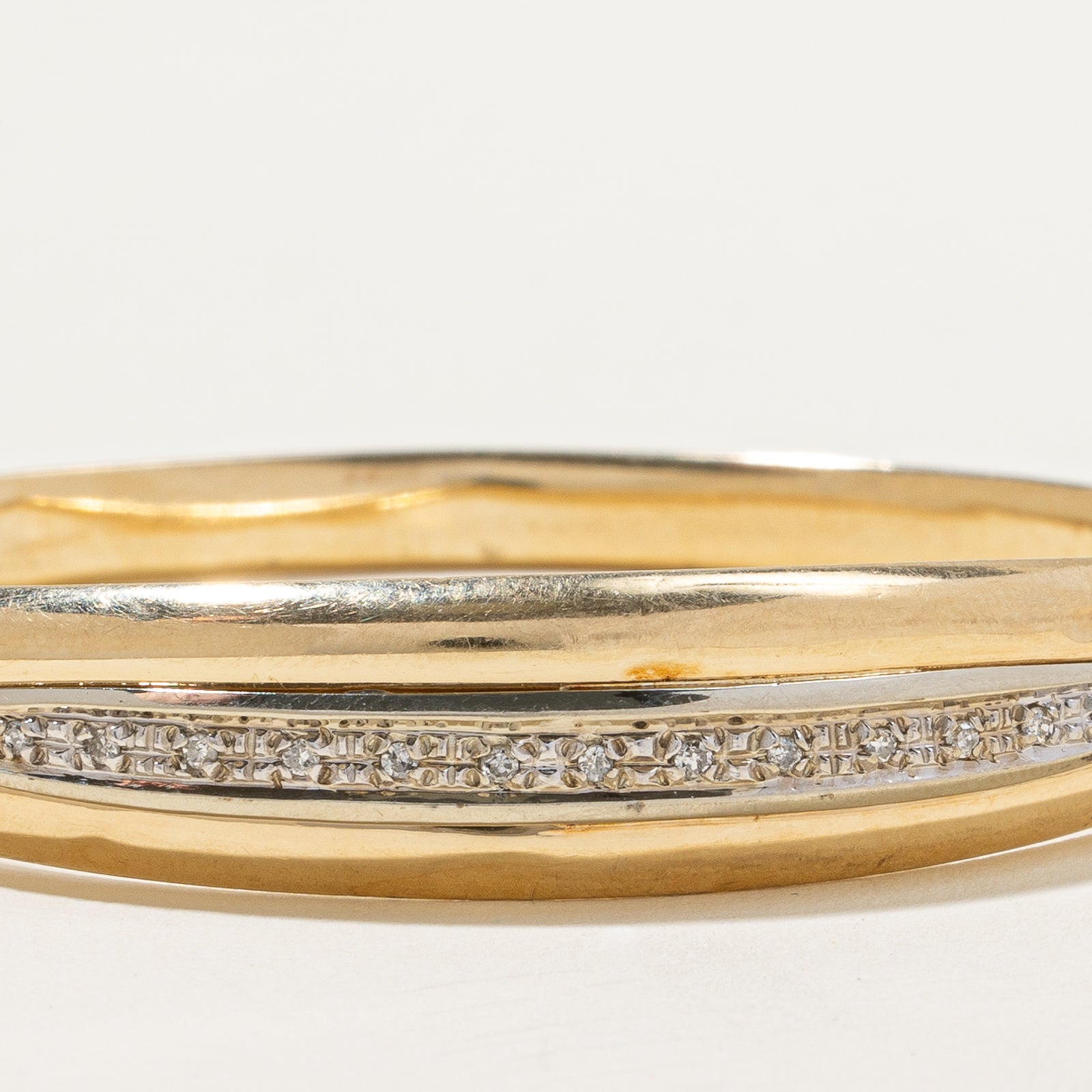 Bracelet jonc en diamants | 0,12 ct | 17,8 cm |
