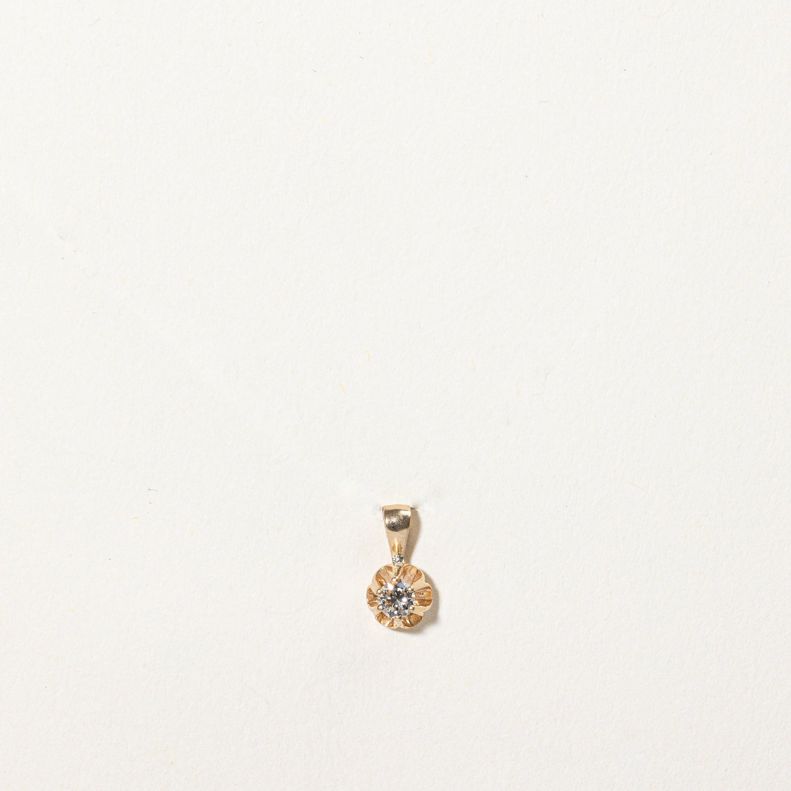 Pendentif serti de diamants Belcher | 0,10 ct |