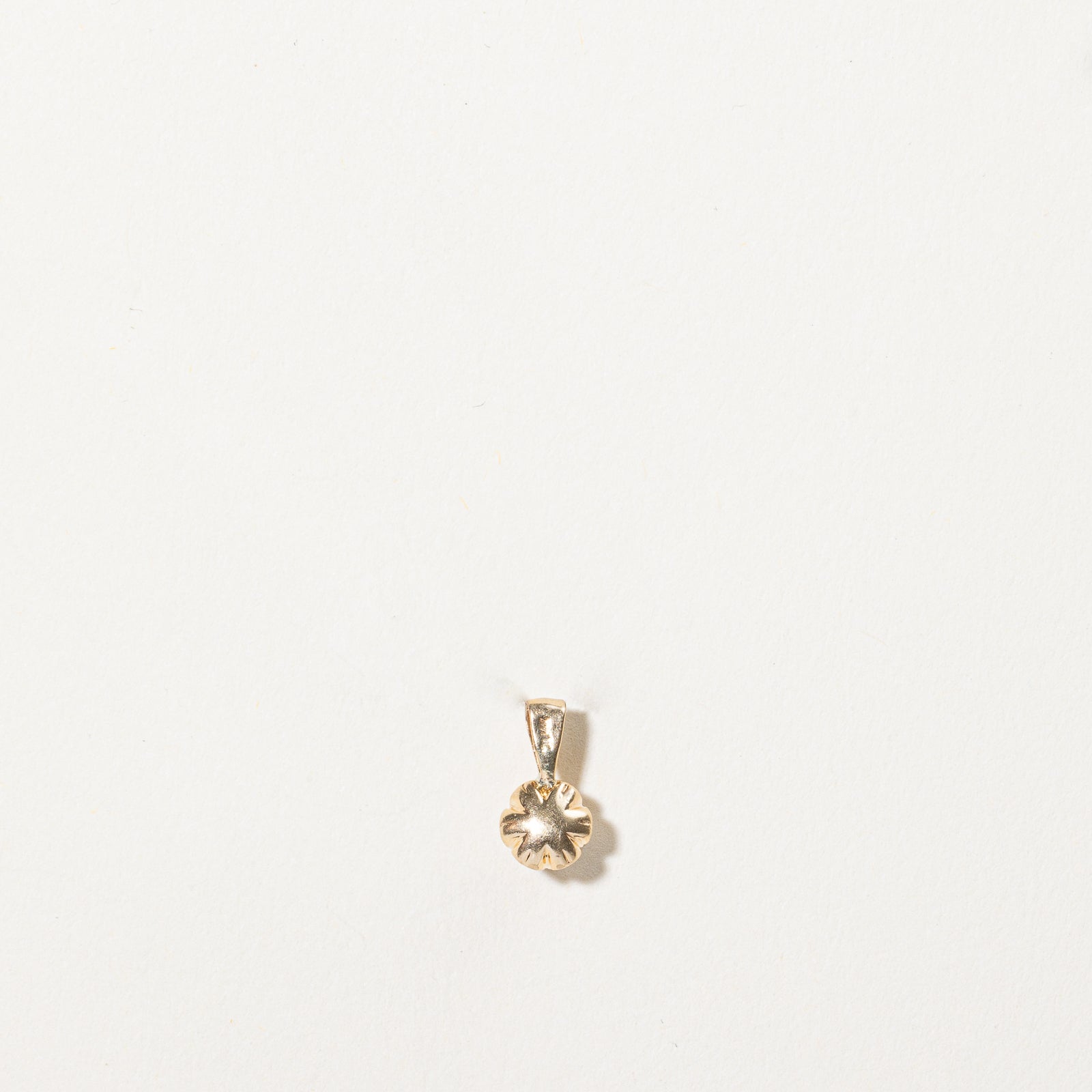 Pendentif serti de diamants Belcher | 0,10 ct |