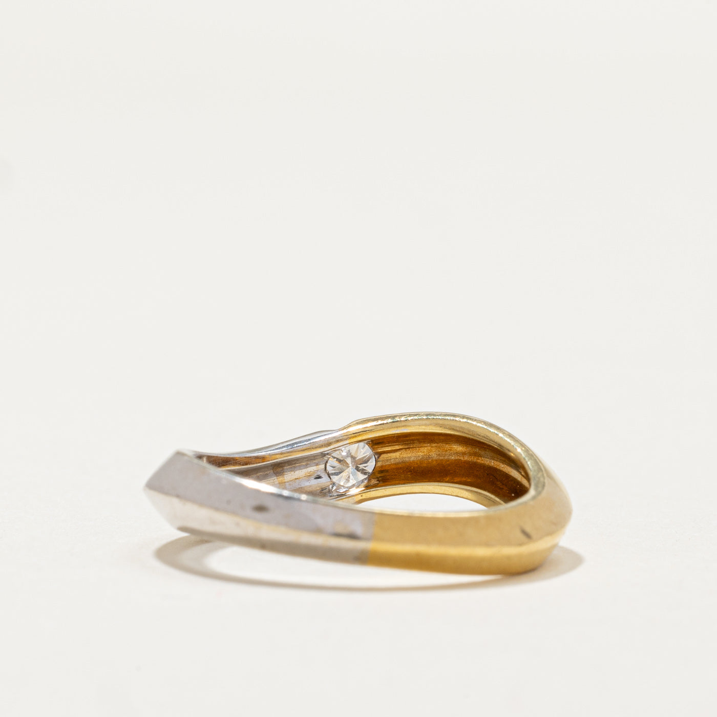 Two Tone Solitaire Diamond Wave Knife Edge Ring | 0.17ct | SZ 6.5
