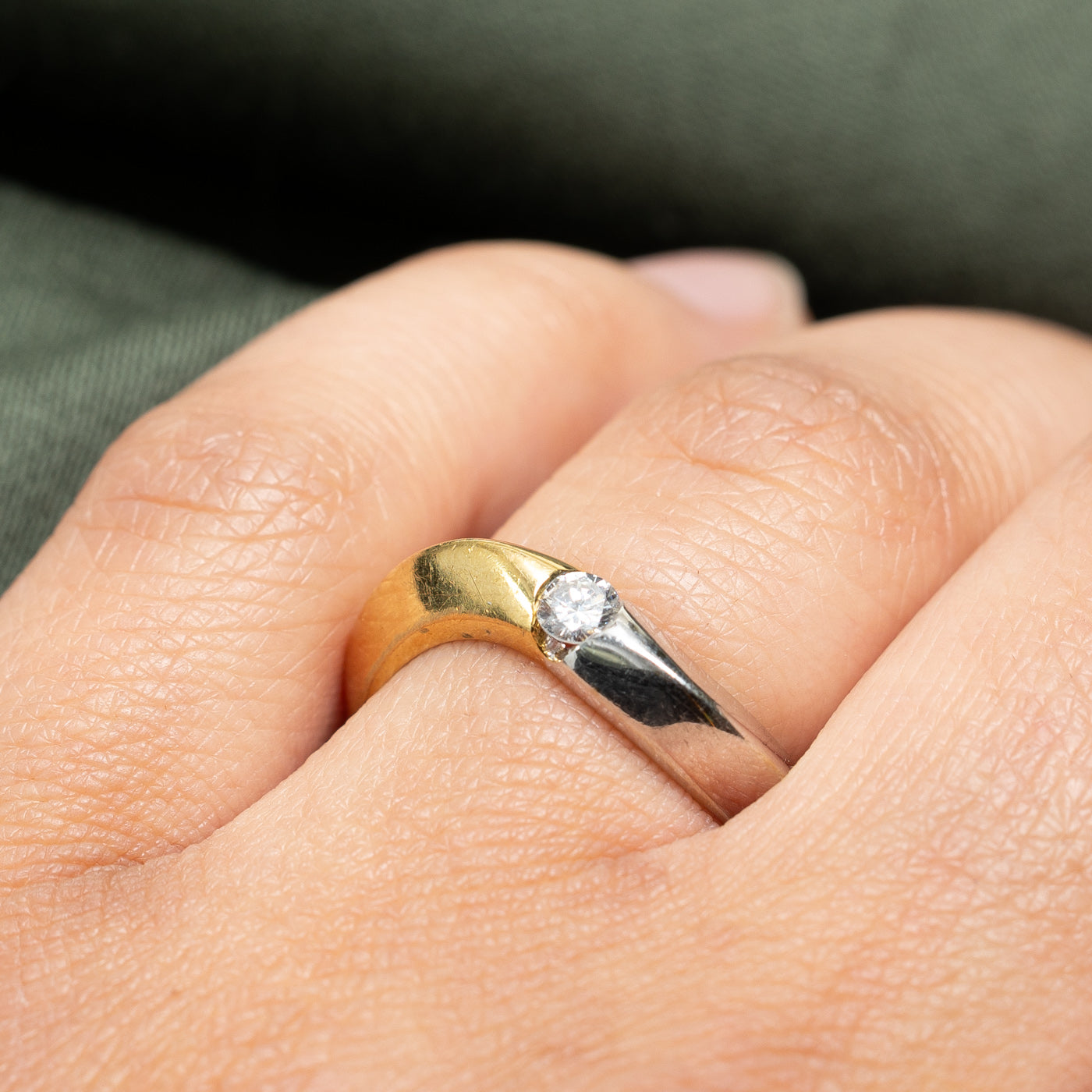 Two Tone Solitaire Diamond Wave Knife Edge Ring | 0.17ct | SZ 6.5