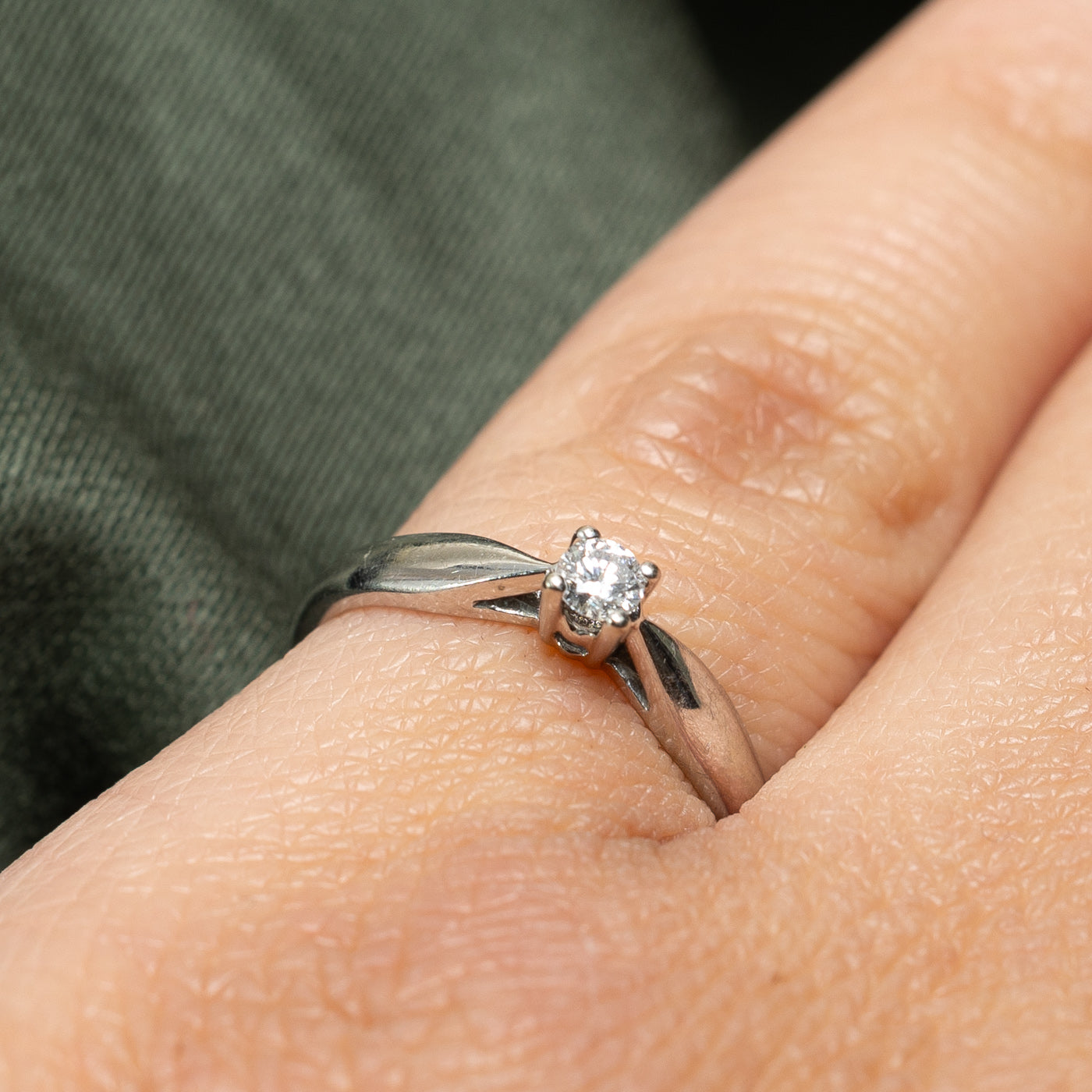 Solitaire Diamond Reverse Tapered Ring | 0.10ct | SZ 4.75