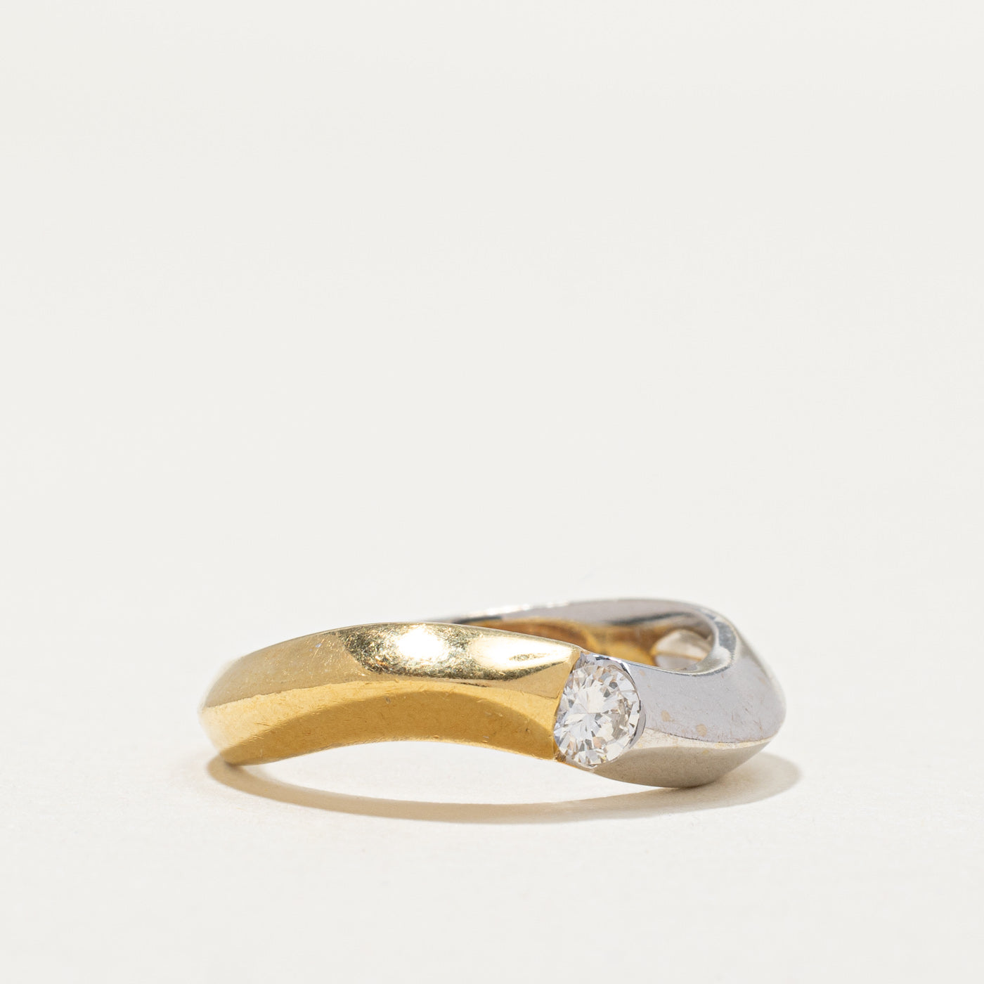 Two Tone Solitaire Diamond Wave Knife Edge Ring | 0.17ct | SZ 6.5