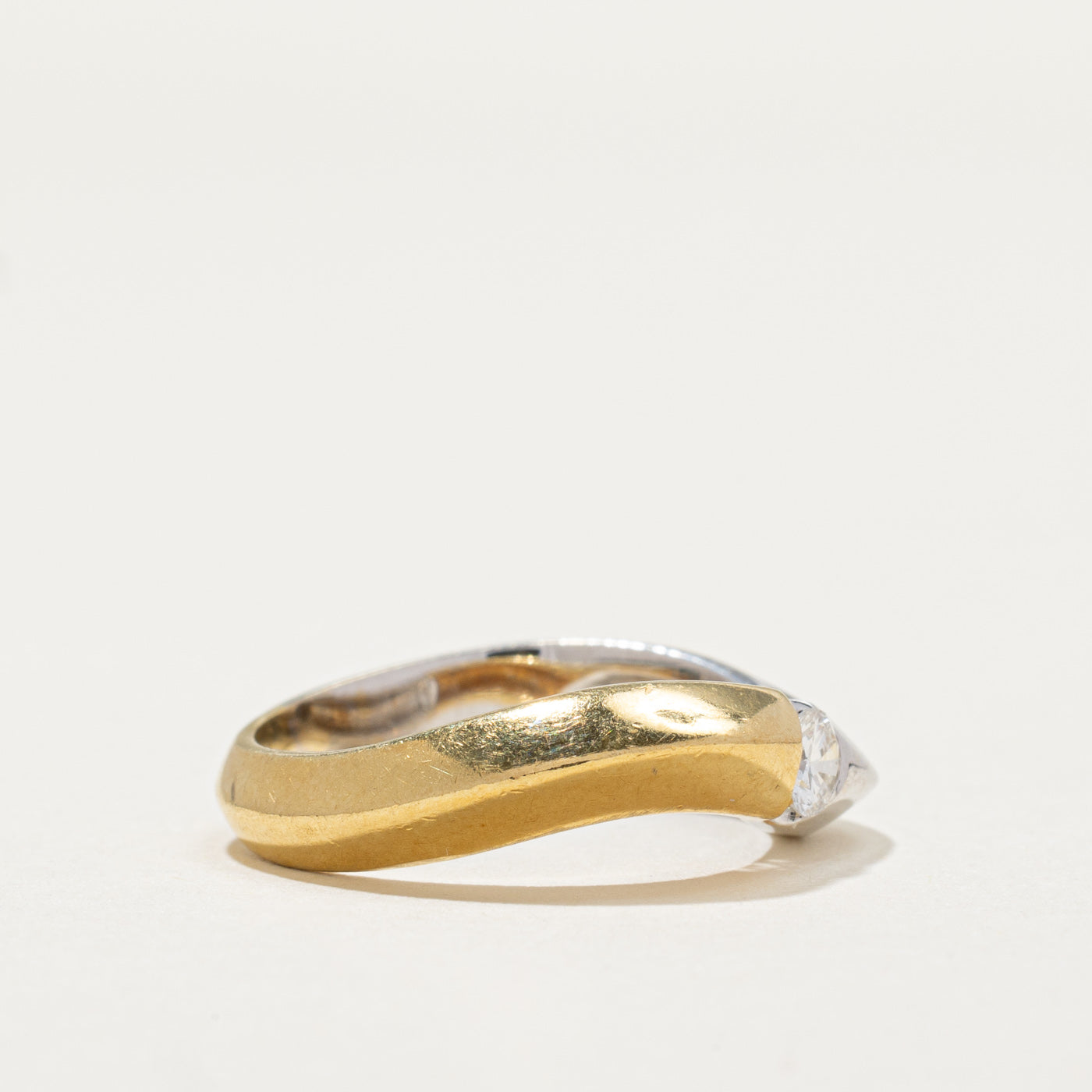 Two Tone Solitaire Diamond Wave Knife Edge Ring | 0.17ct | SZ 6.5