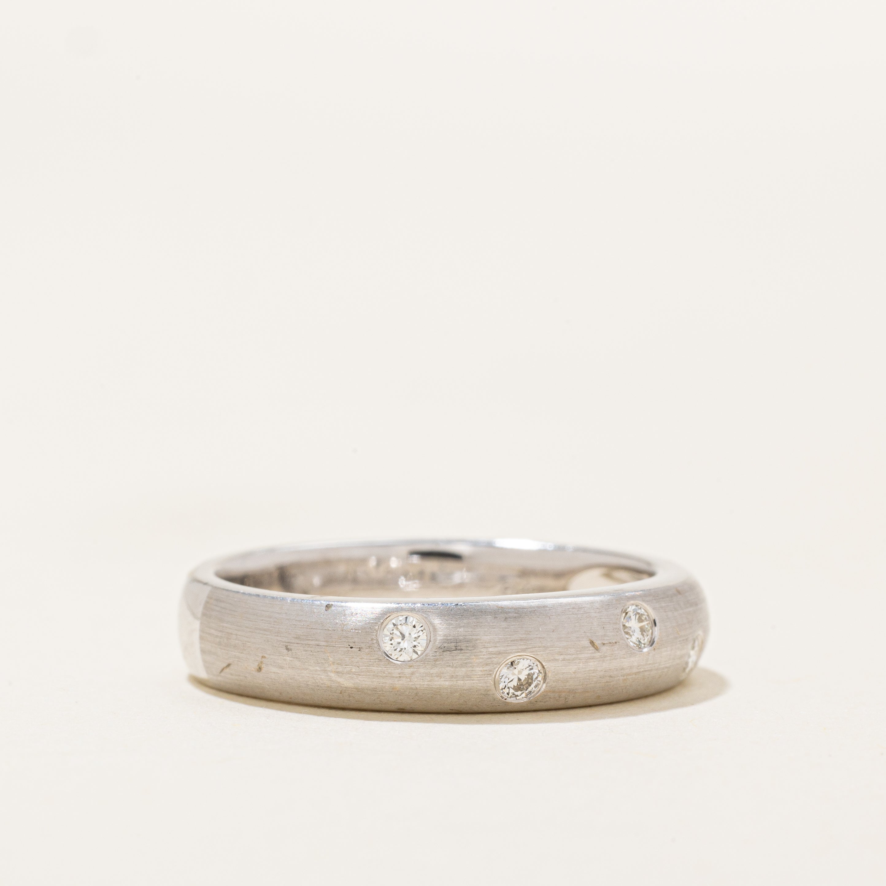 Flush Set Scattered Diamond Band | 0.08ctw | SZ 7.25 |