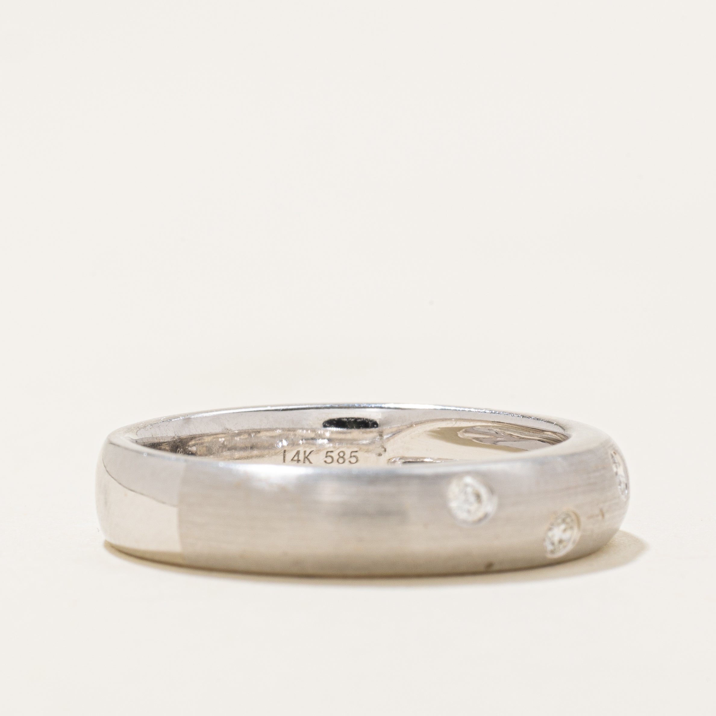 Flush Set Scattered Diamond Band | 0.08ctw | SZ 7.25 |