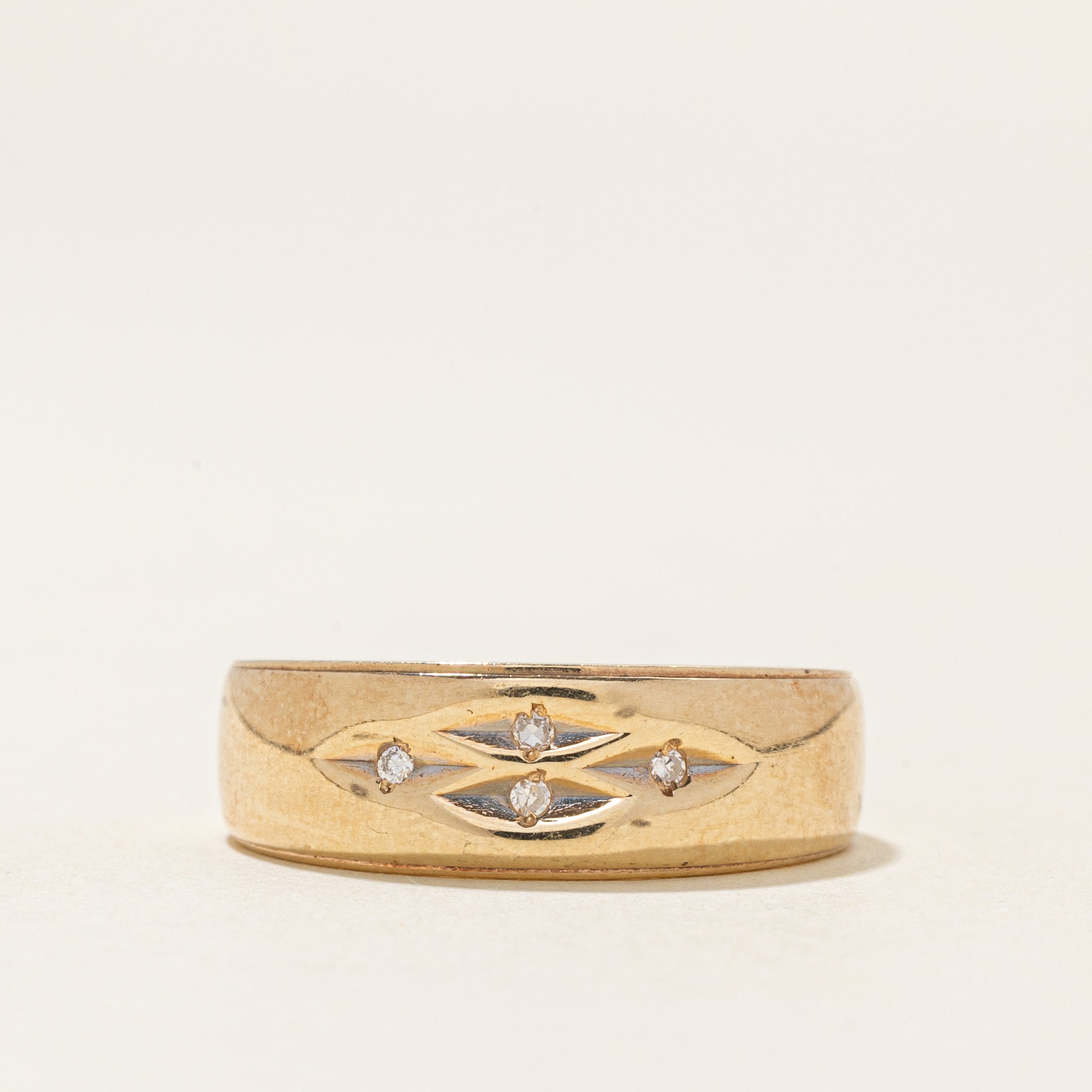 Diamond Accent Band | 0.02ctw | SZ 7.5 |