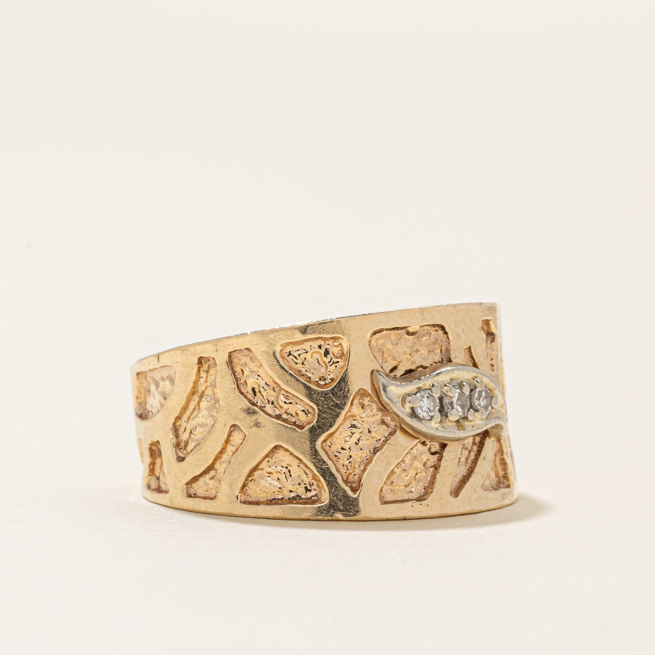 Diamond Textured Embossed Band | 0.04ctw | SZ 7.25 |