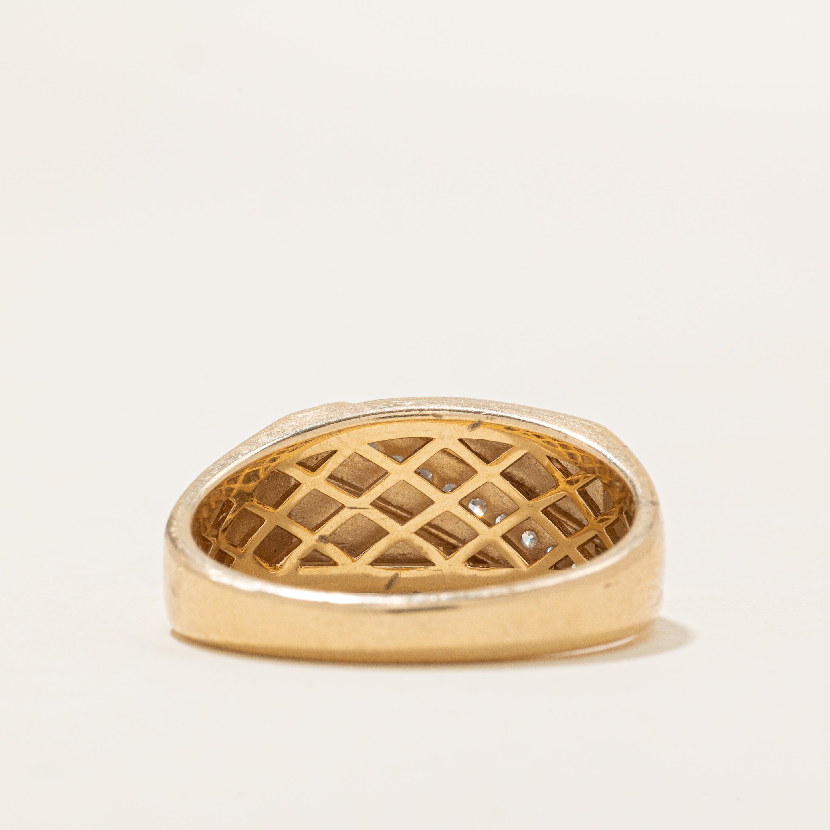 Diagonal Diamond Row Signet Ring | 0.11ctw | SZ 10.5 |