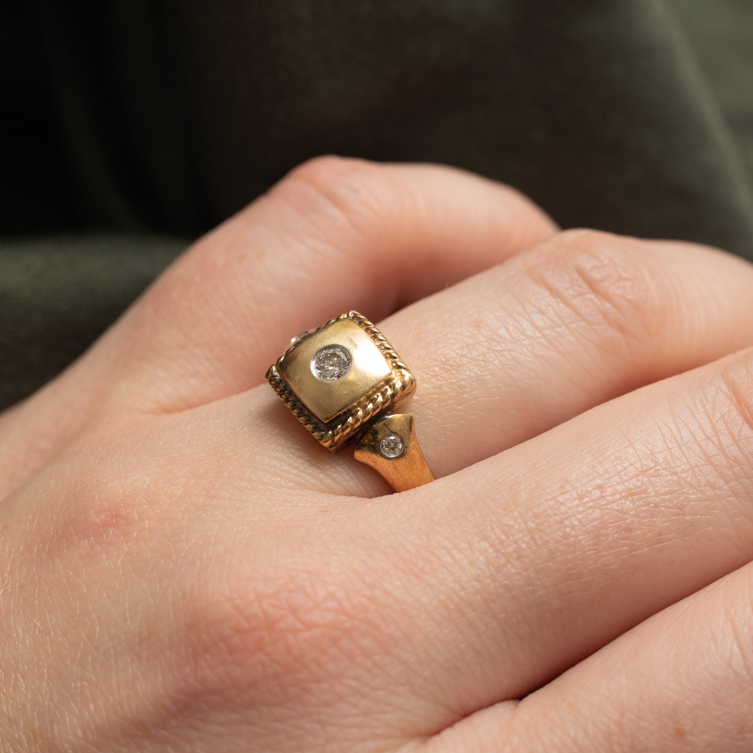 Flush Set Diamond Rope Textured Ring | 0.18ctw | SZ 7.25 |