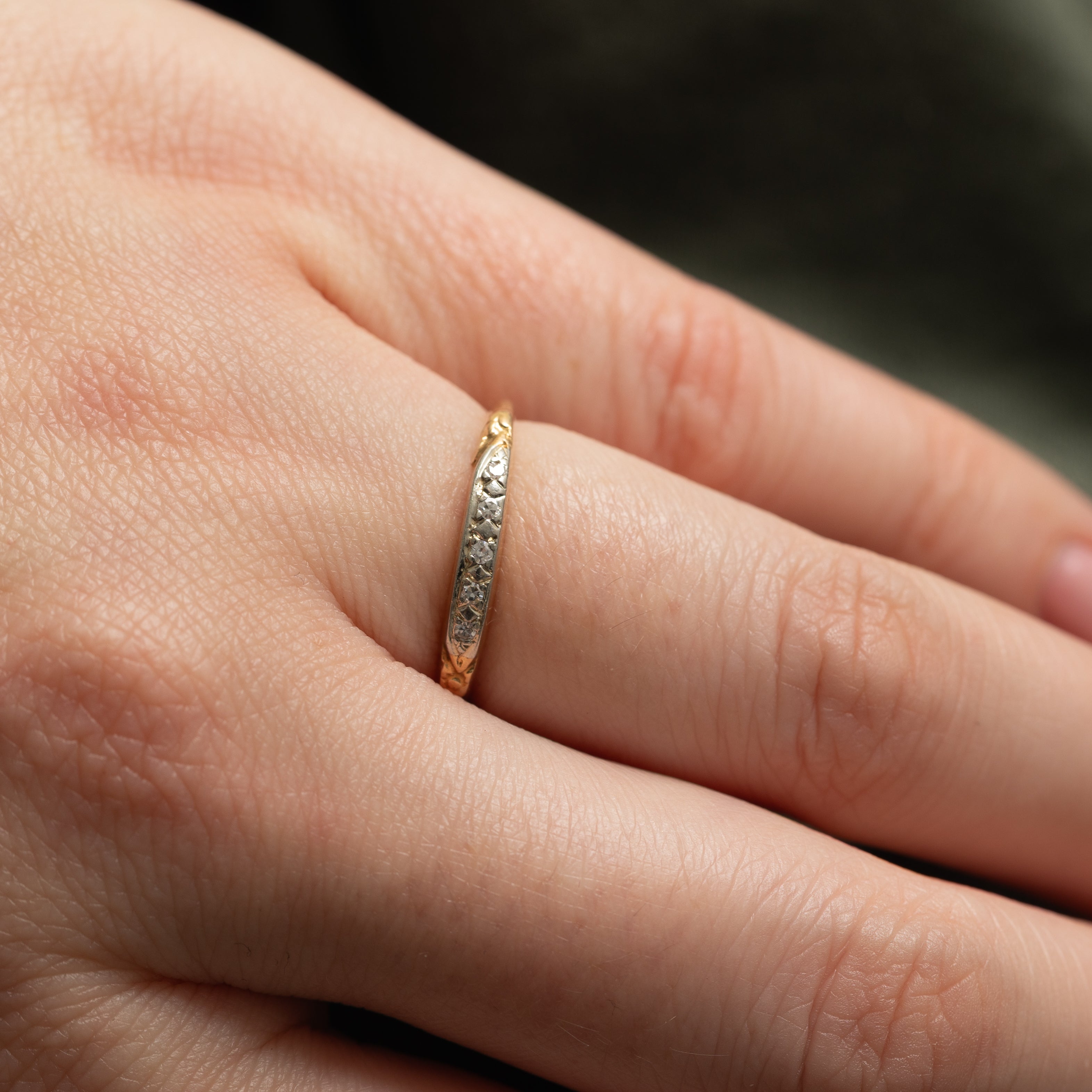 'Bluebird' Diamond Accented Textured Band | 0.05ctw | SZ 4.75 |