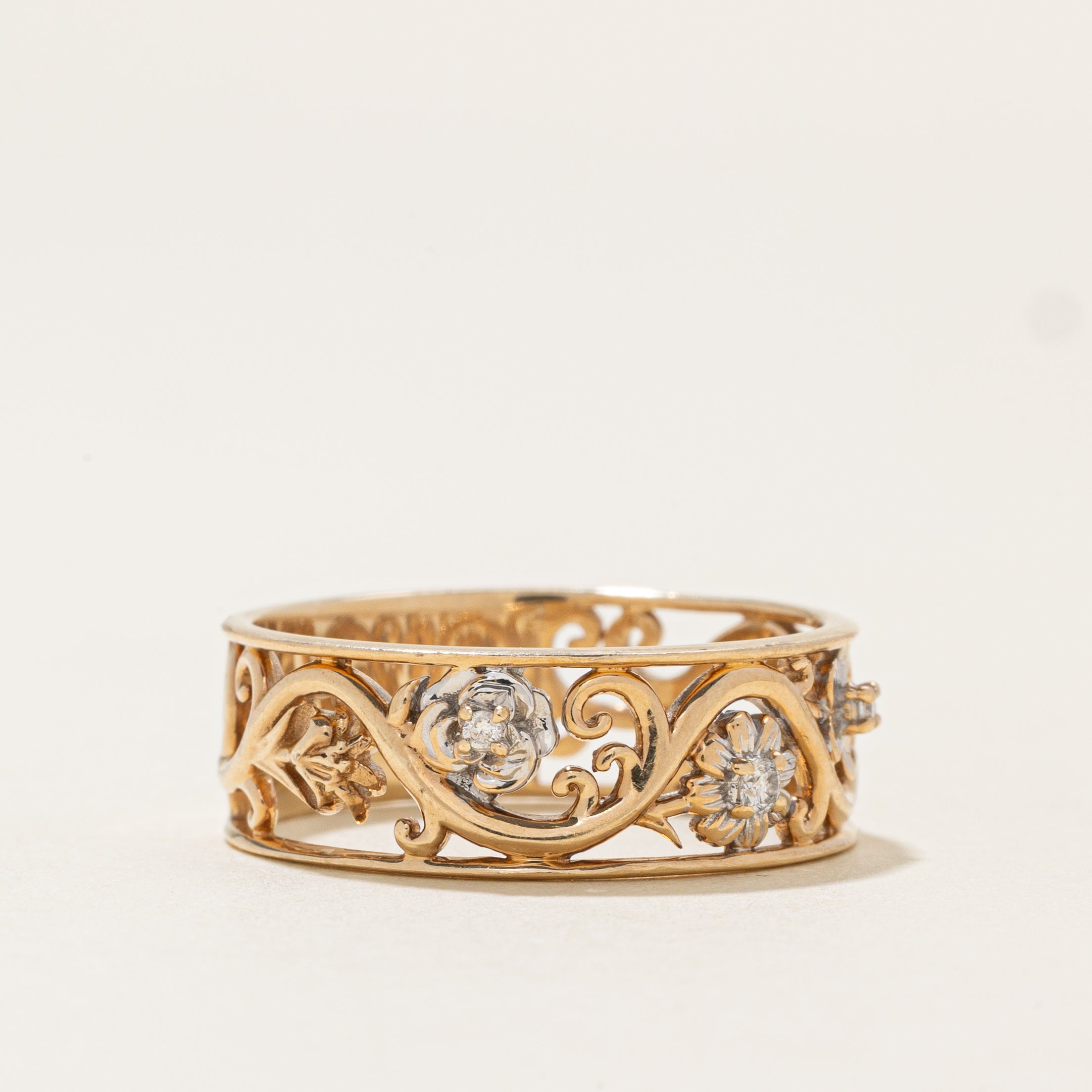 Diamond Scrollwork Floral Band | 0.06ctw | SZ 8.5 |