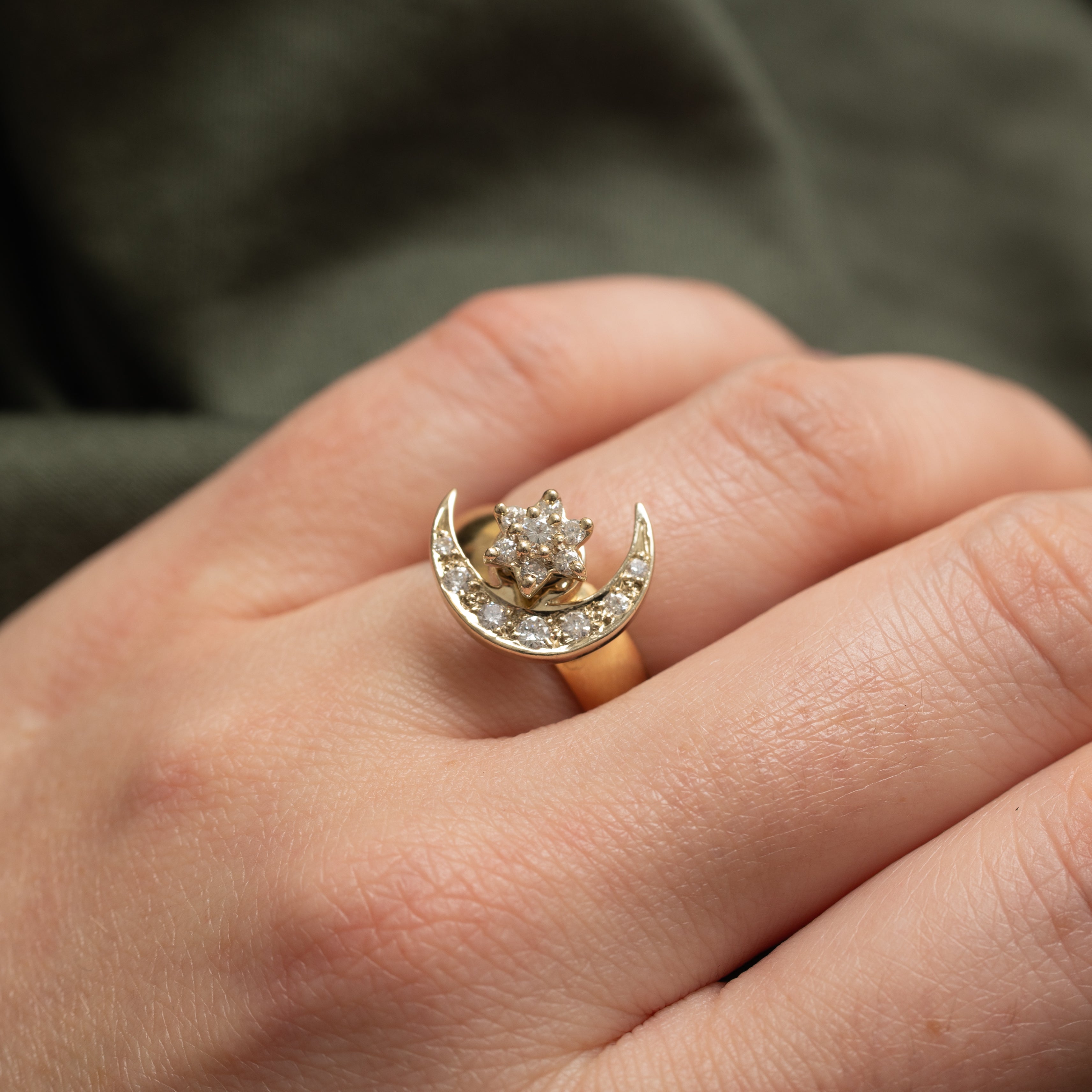 Diamond Moon & Star Spinning Ring | 0.25ctw | SZ 5.5 |
