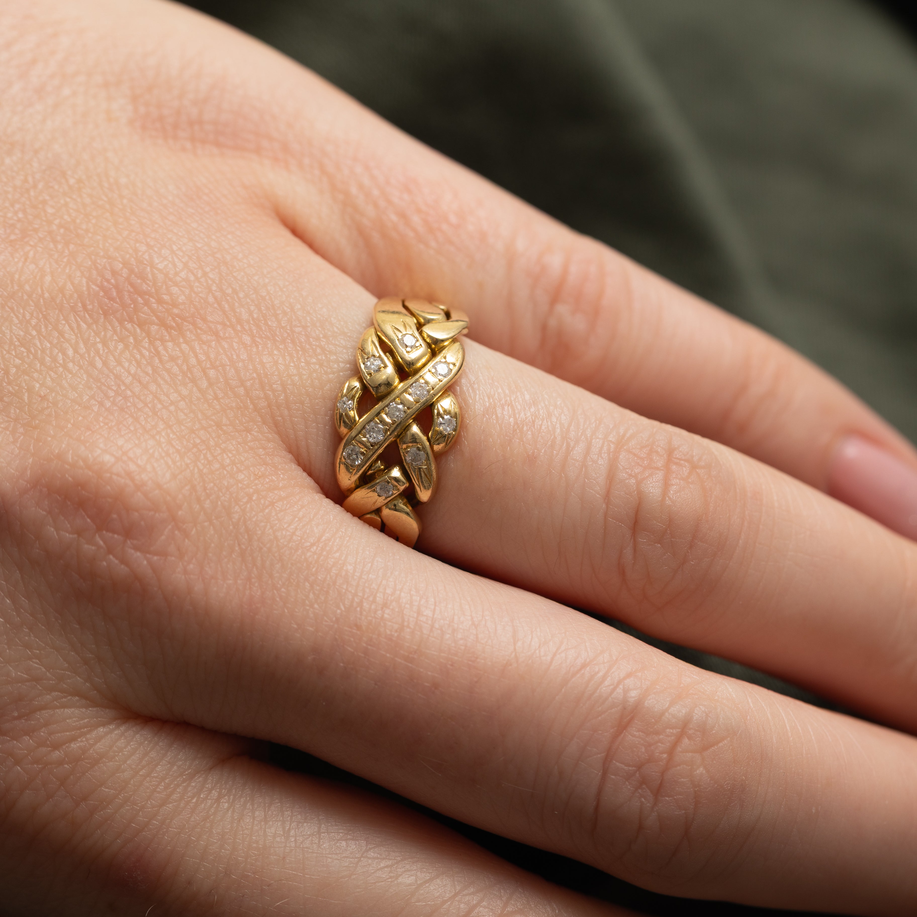 Diamond Puzzle Ring | 0.11ctw | SZ 7.5 |