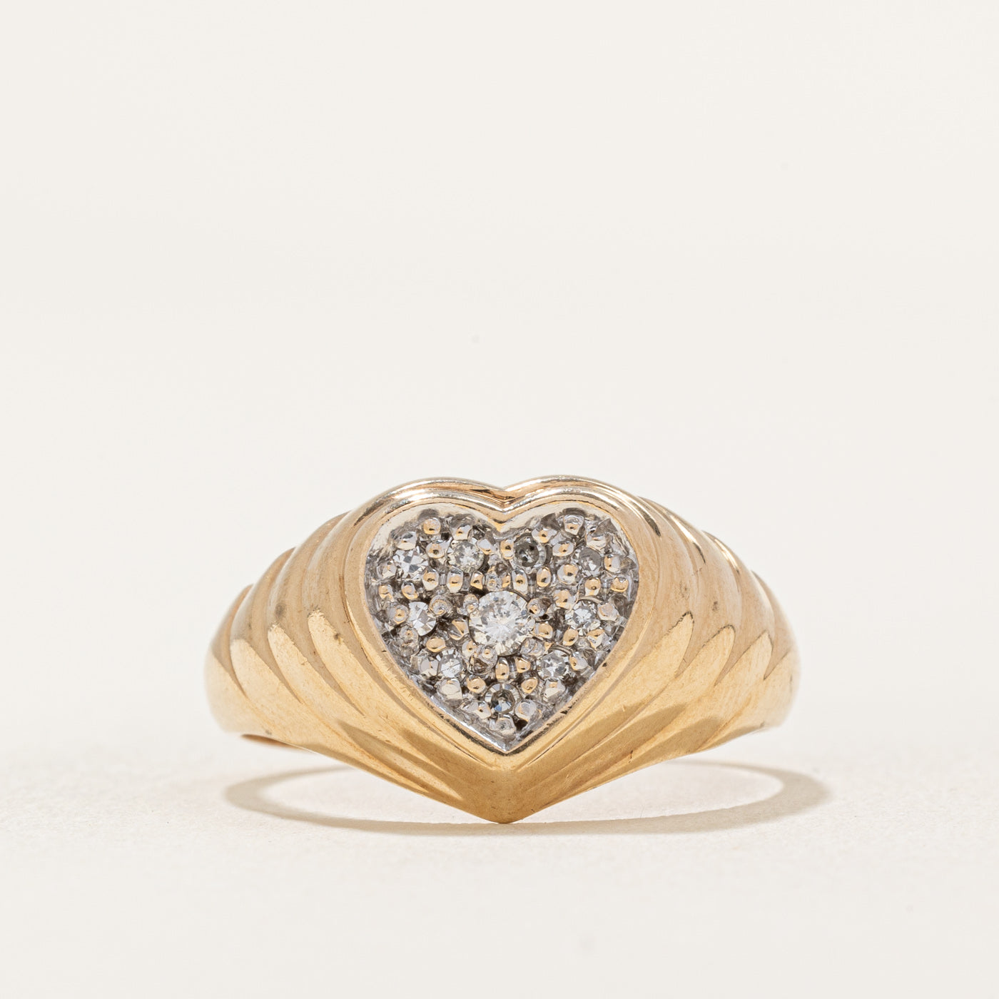 Bague en forme de cœur sertie de diamants (0,12 ct au total) | Taille 8