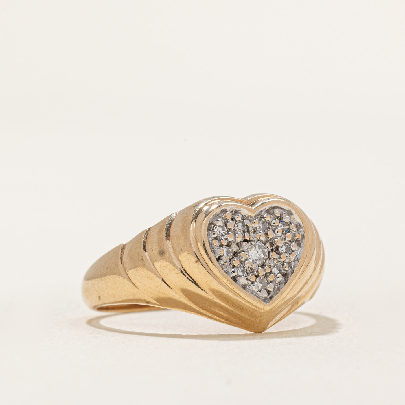 Bague en forme de cœur sertie de diamants (0,12 ct au total) | Taille 8