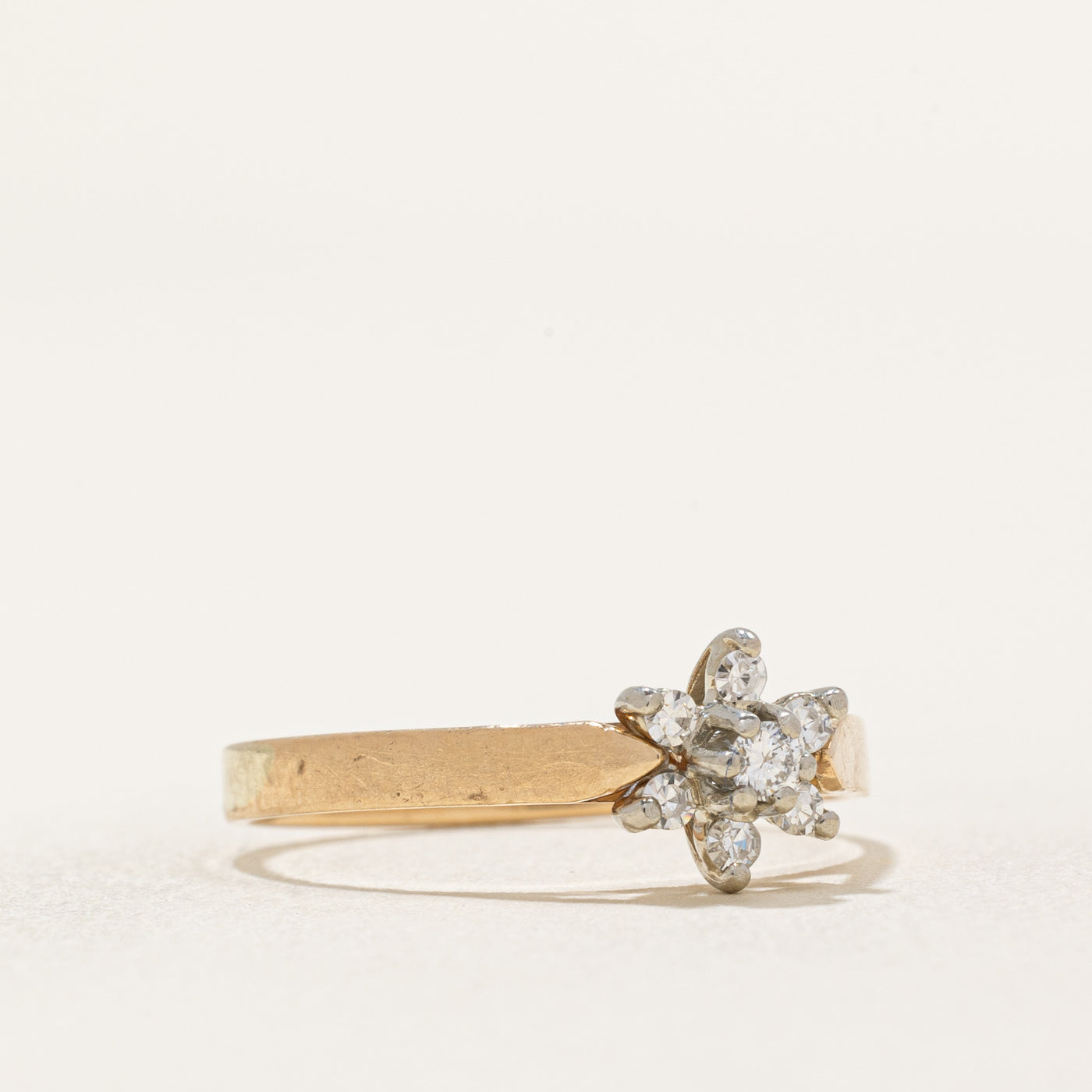 Diamond Petal Ring | 0.14ctw | SZ 6.25