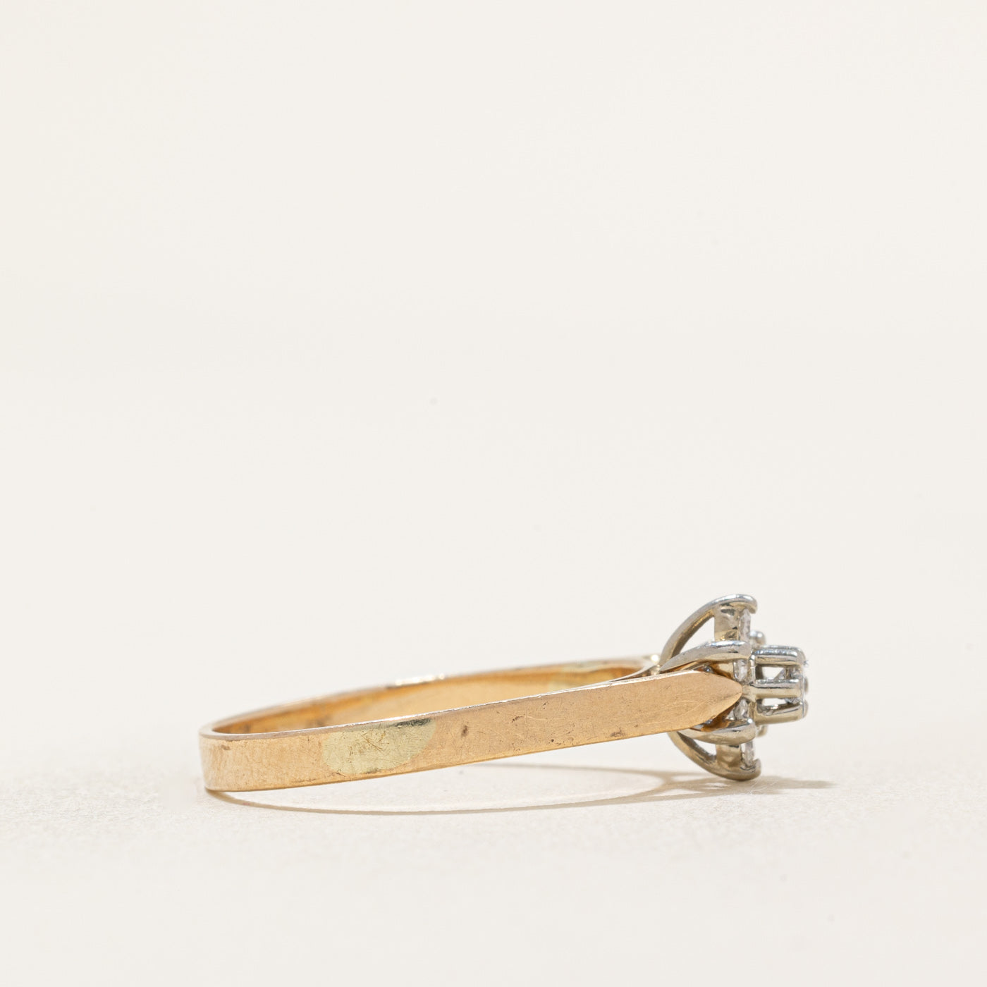 Diamond Petal Ring | 0.14ctw | SZ 6.25