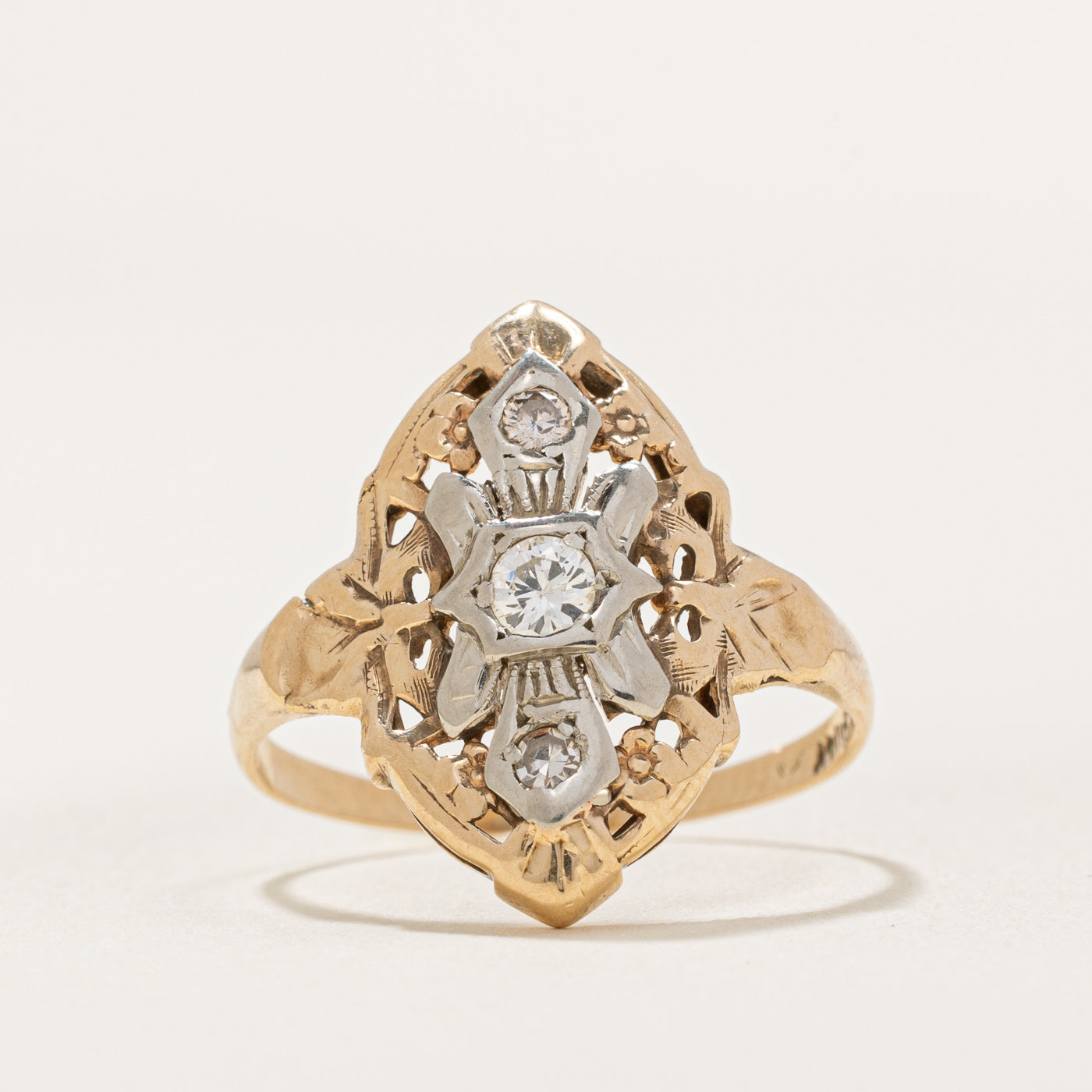 Bague en or bicolore sertie de diamants taille marquise | 0,16 ct | Taille 7,5