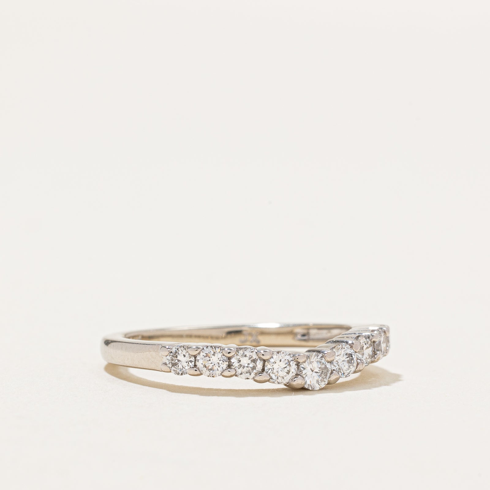 Bague demi-éternité en diamants à chevrons | 0,45 ct | Taille 7