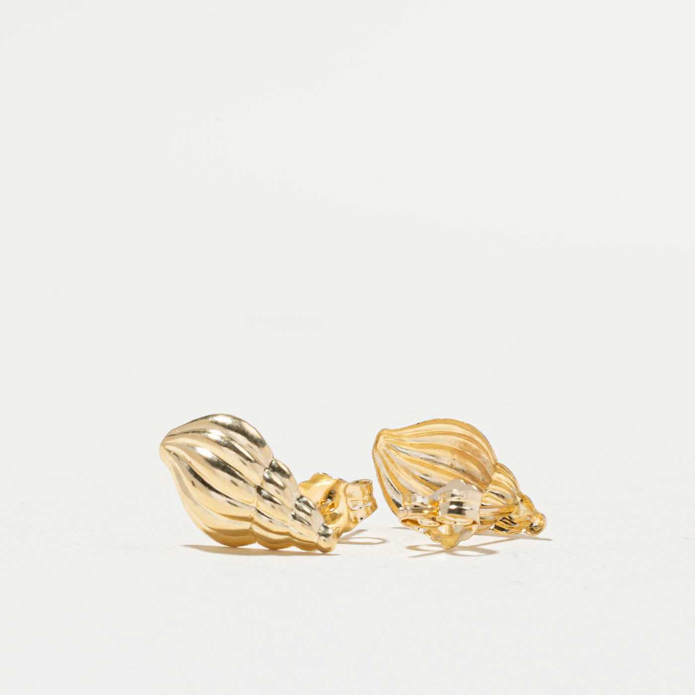 14k Yellow Gold Conch Seashell Stud Earrings
