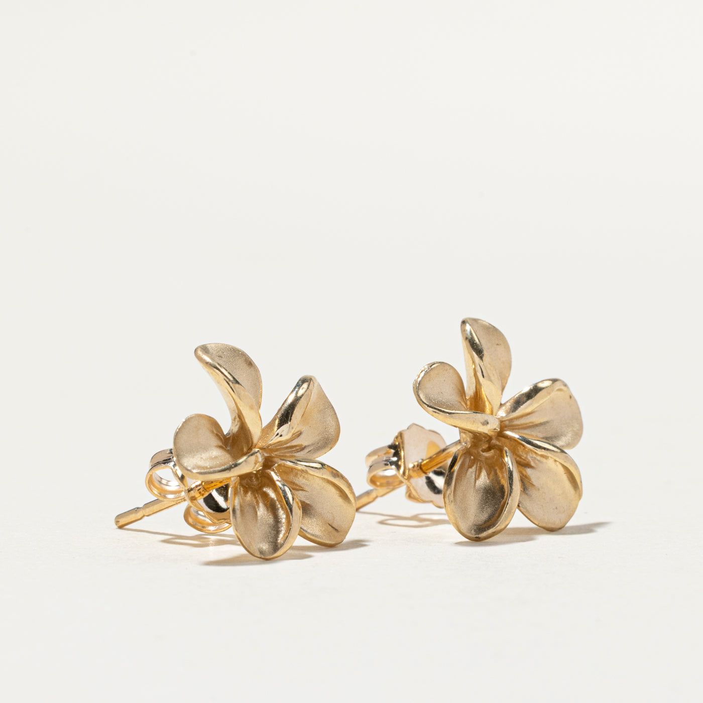 14k Yellow Gold Hibiscus Flower Stud Earrings