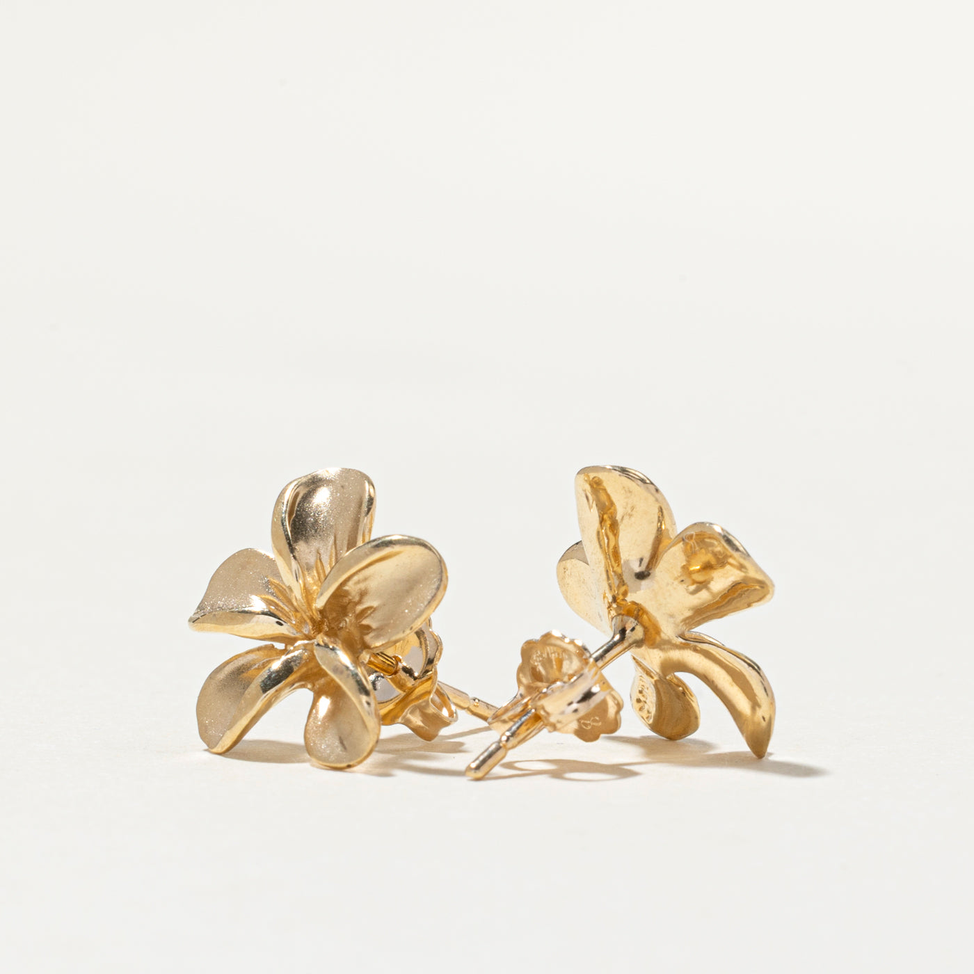 14k Yellow Gold Hibiscus Flower Stud Earrings