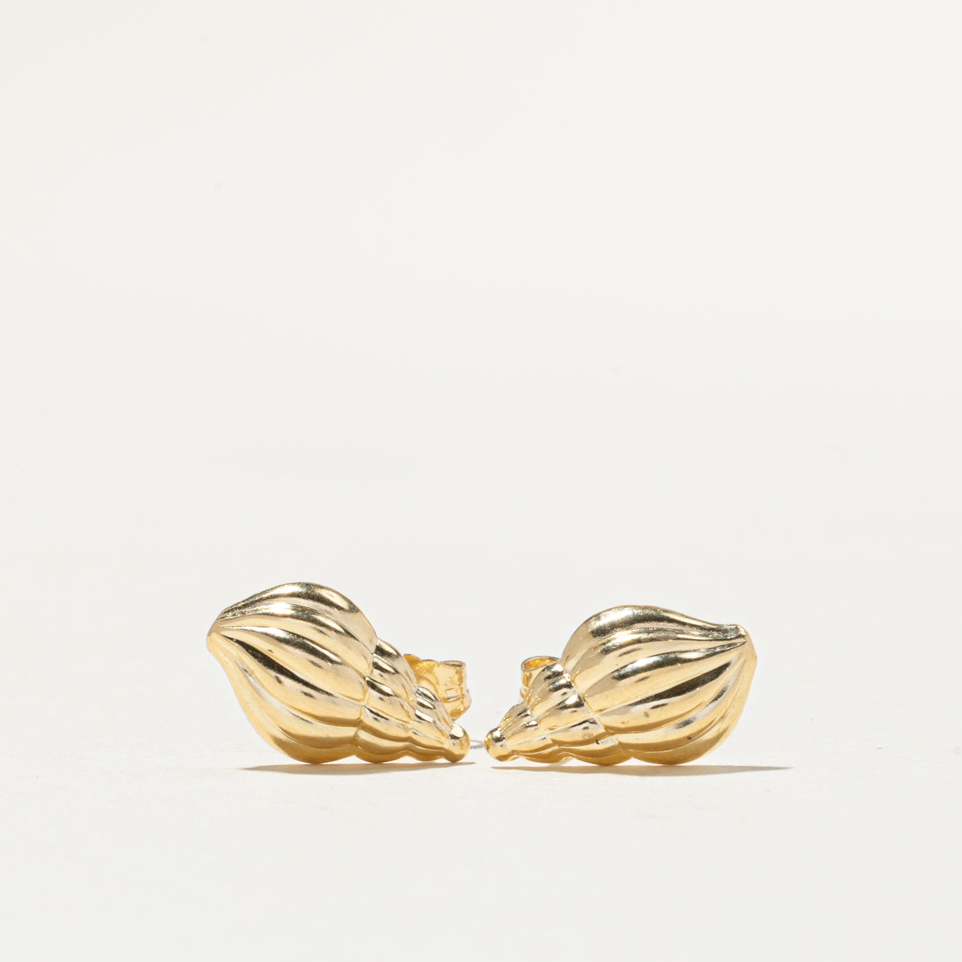 14k Yellow Gold Conch Seashell Stud Earrings