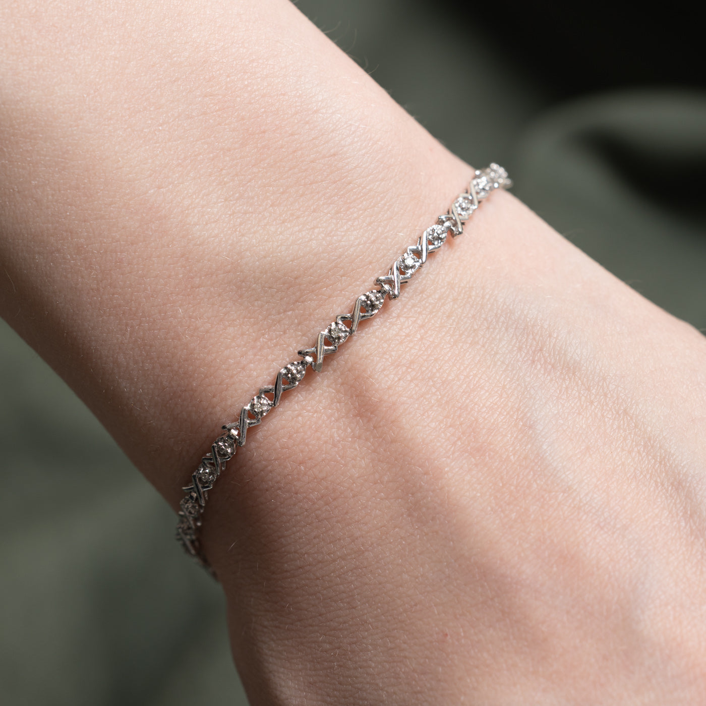 Illusion Set Diamond X Link Tennis Bracelet | 0.08ctw | 7.5"