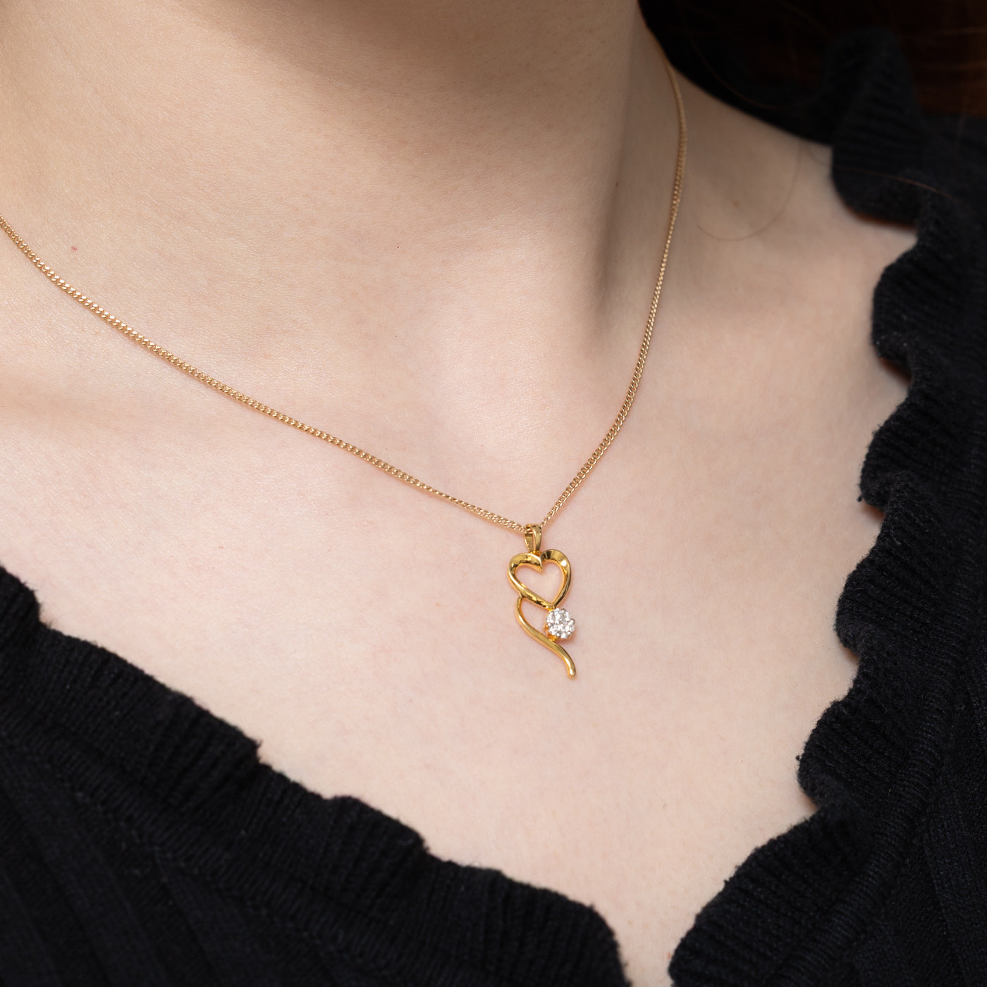 Diamond Cluster Open Heart Pendant | 0.12ctw