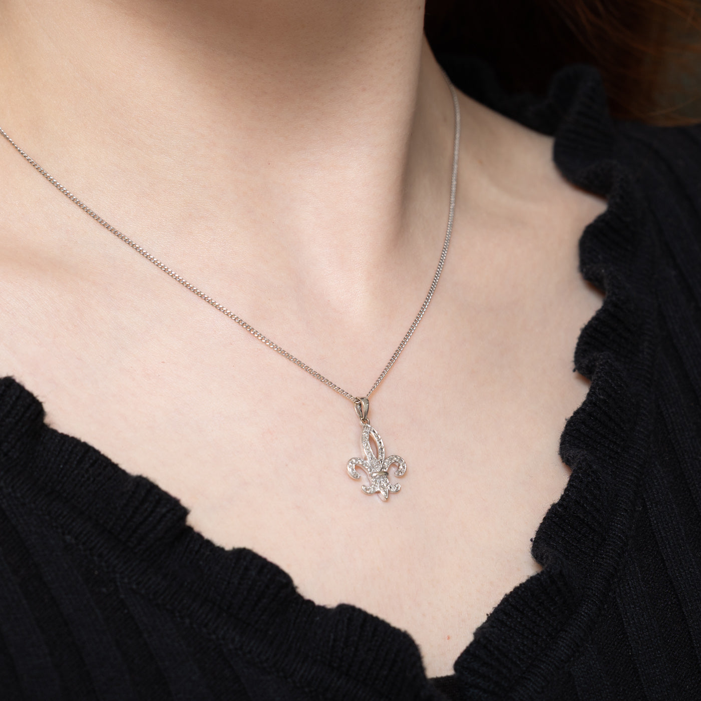 Pendentif Fleur de Lis Diamant | 0,10 ct