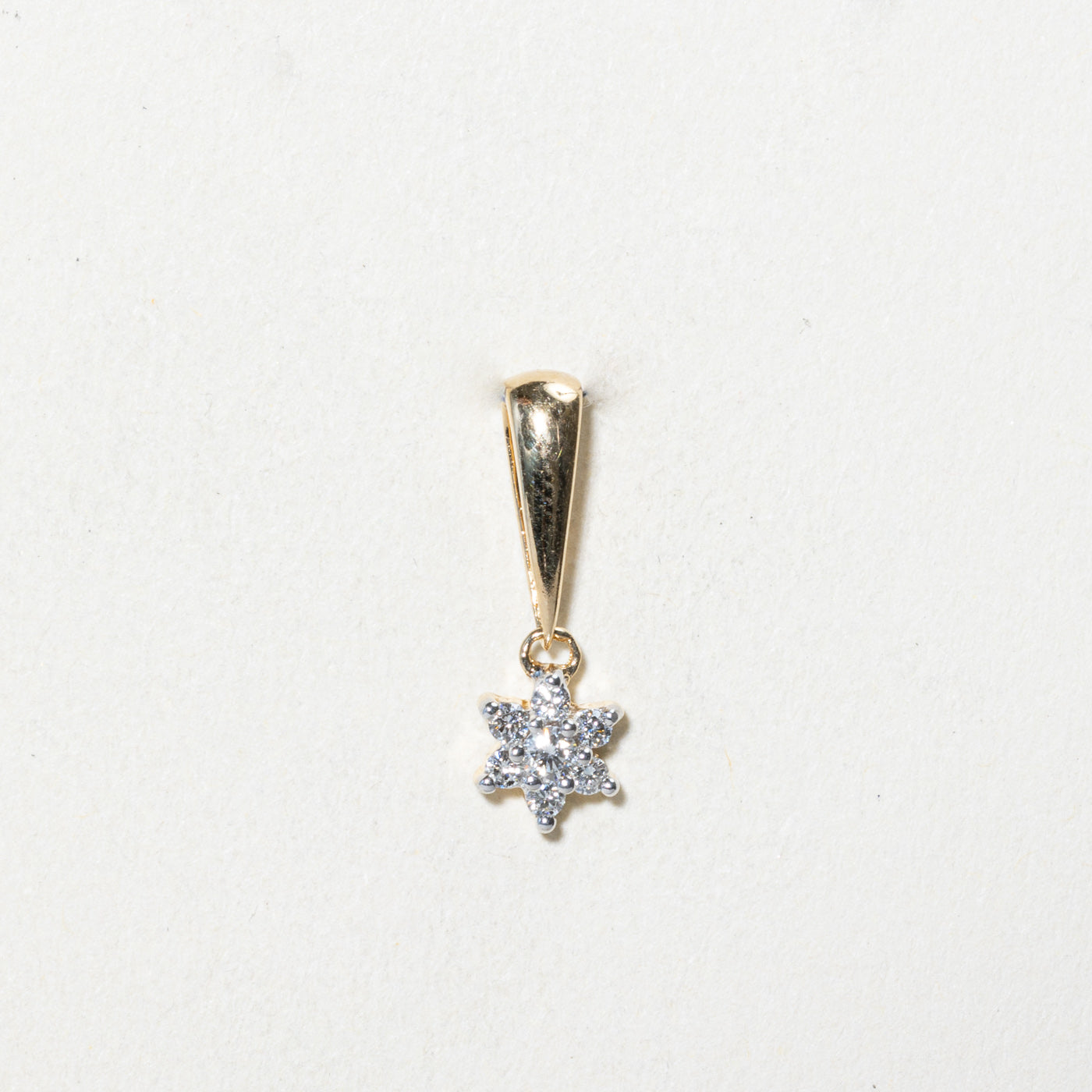 Diamond Cluster Star Pendant | 0.13ctw