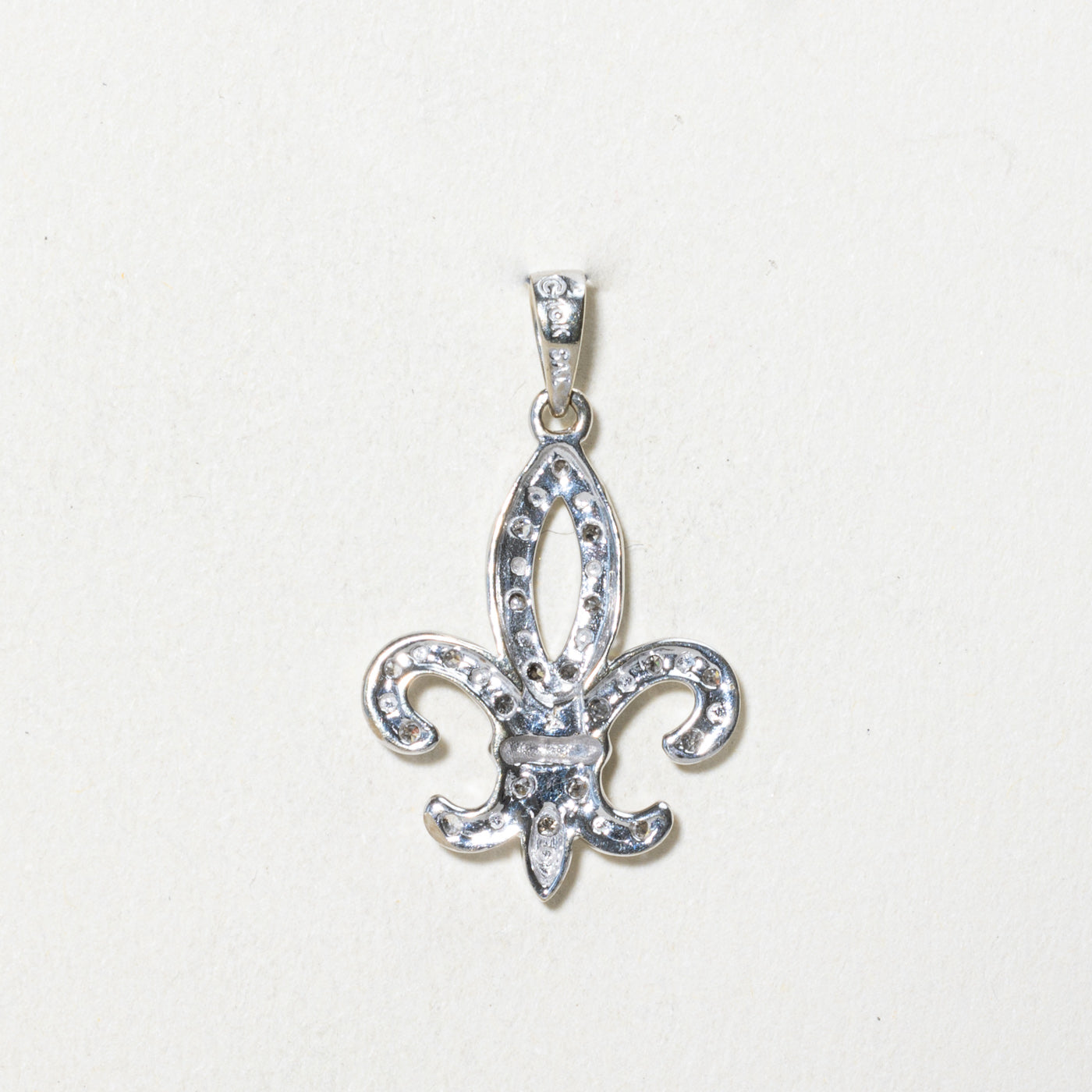 Pendentif Fleur de Lis Diamant | 0,10 ct
