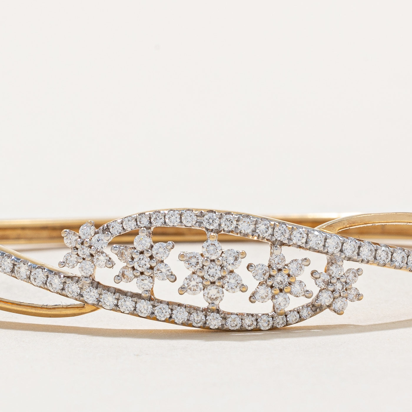 Diamond Five Star Bangle Bracelet | 1.01ctw | 7.5" |