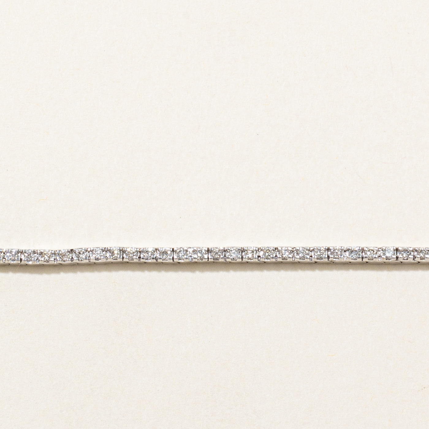 Bracelet tennis en or blanc 10 carats et diamants | 1,00 ct au total | 7,25 pouces |