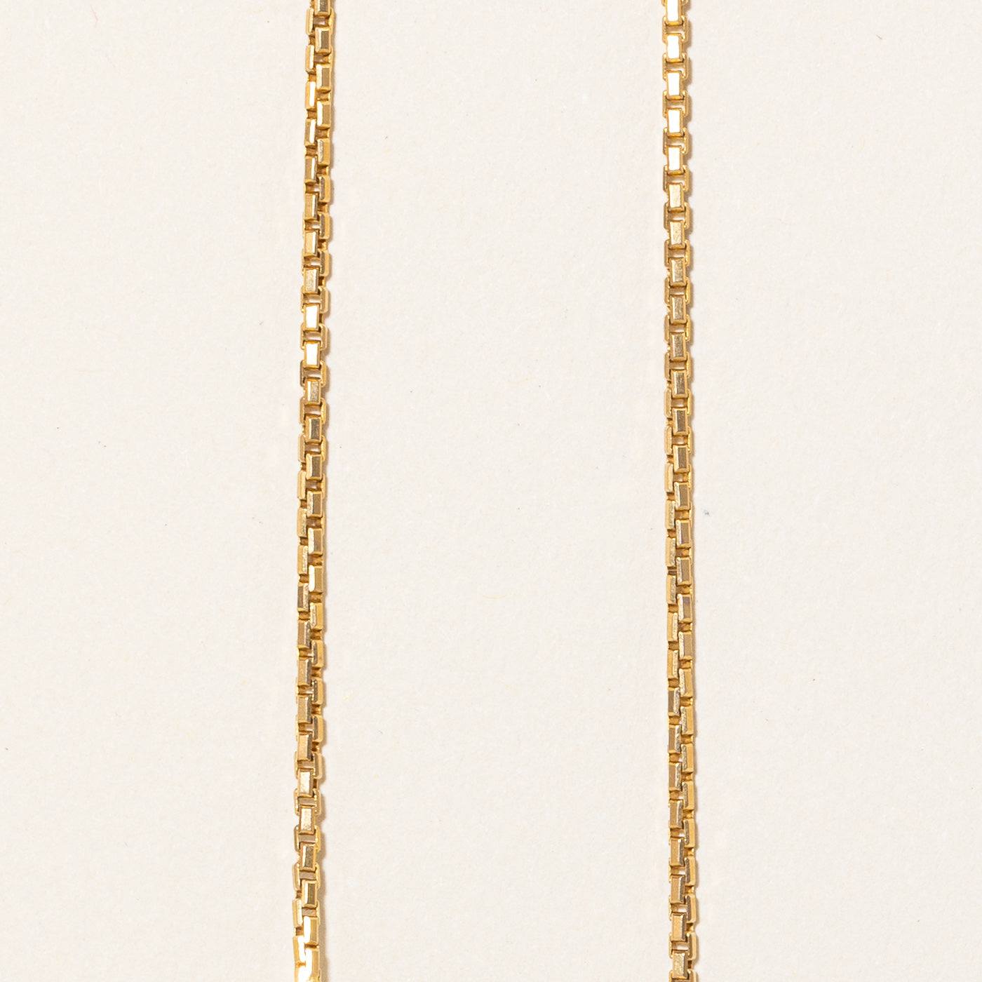 Diamond Scoop Pendant Necklace | 0.15ctw | 16" |