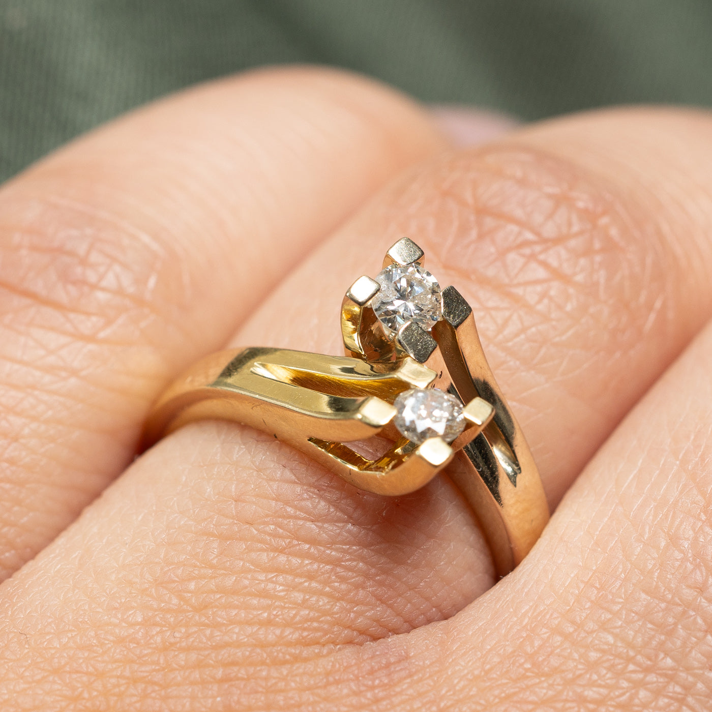 Diamond Crossover Ring | 0.30ctw | SZ 7.5 |