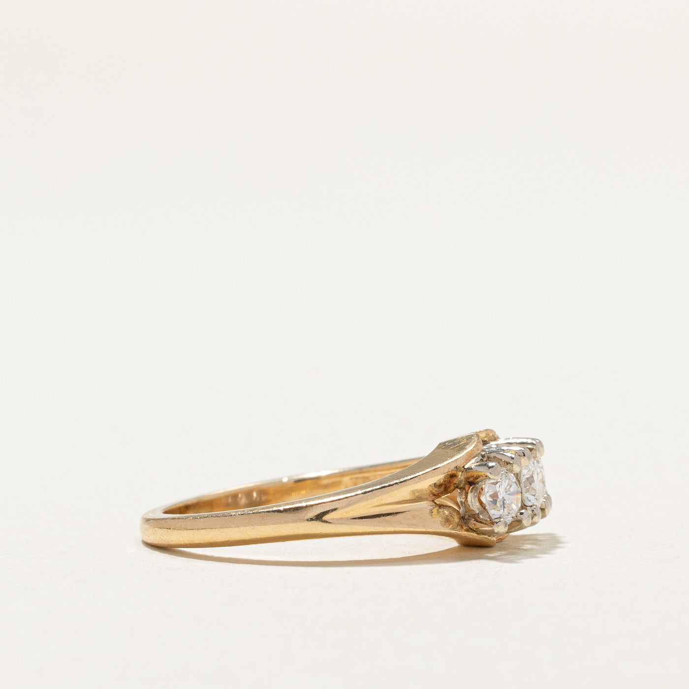 Three Stone Diamond Tapered Ring | 0.30ctw | SZ 5.5 |